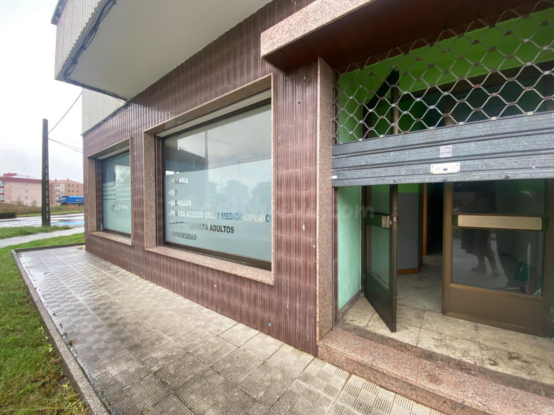 EN VENTA AMPLIO BAJO COMERCIAL ENFRENTE DE LA UNED DE PONTEV - foto 4