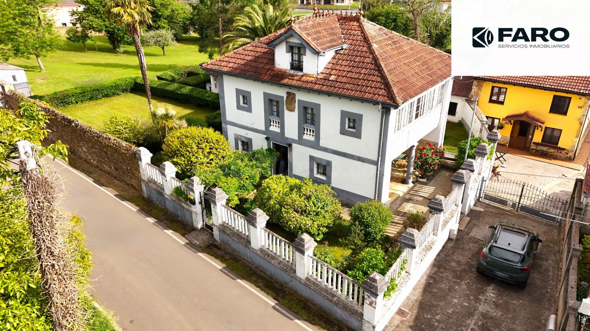 Exclusiva casa asturiana en Aldea Portiella, Llanera.