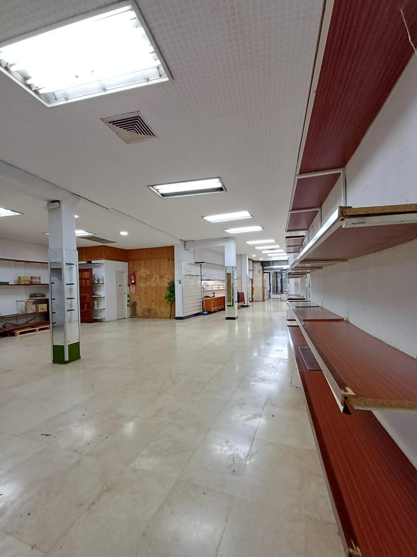 ALQUILER BAJO COMERCIAL PONTEVEDRA - foto 2