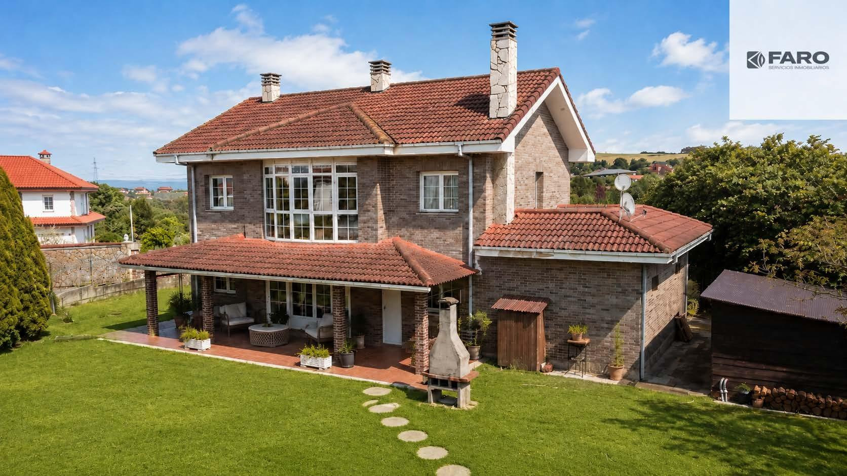 Chalet con piscina, gran parcela y espacios únicos a solo 10 - foto 2
