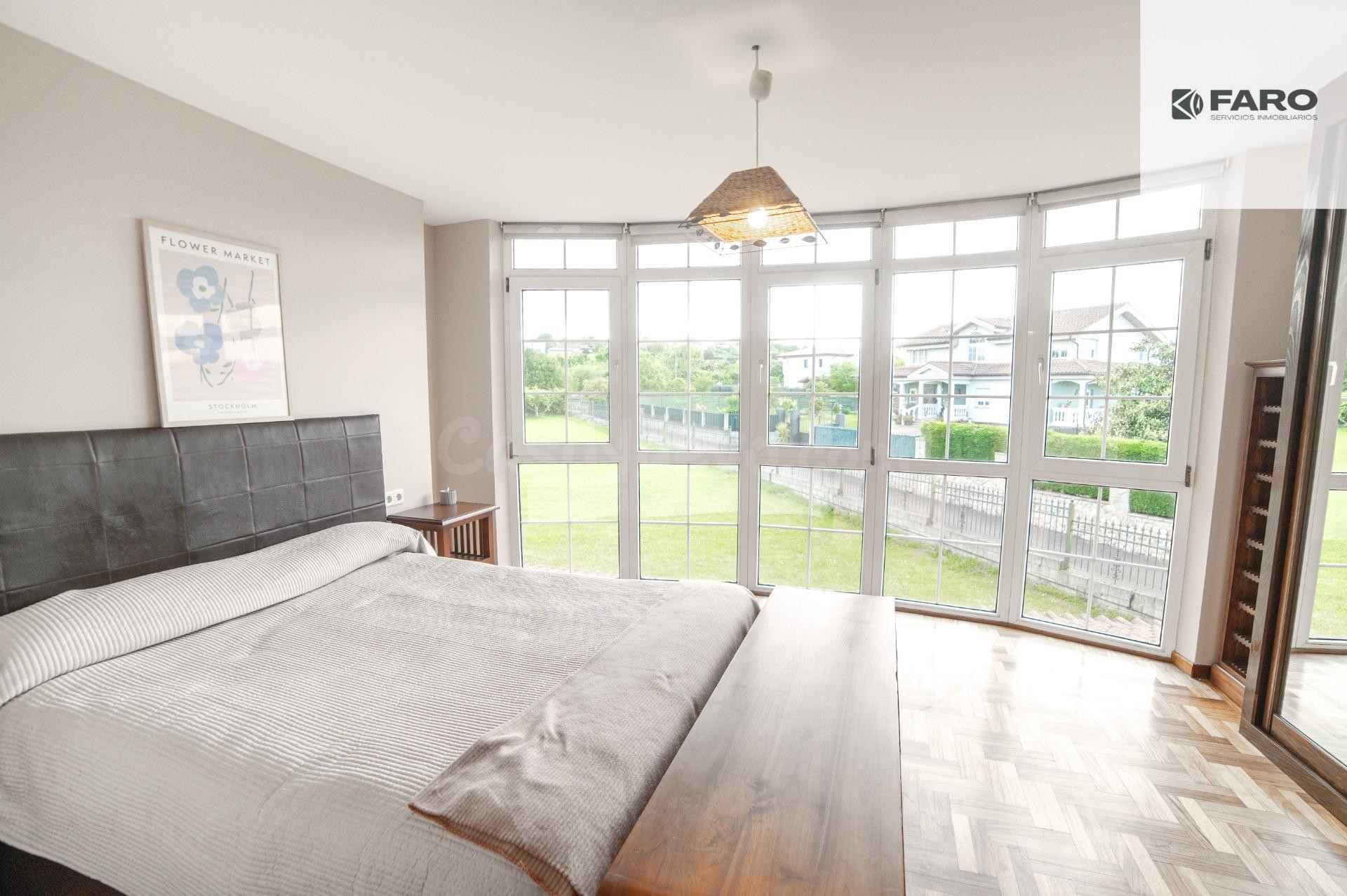 Chalet con piscina, gran parcela y espacios únicos a solo 10 - foto 4