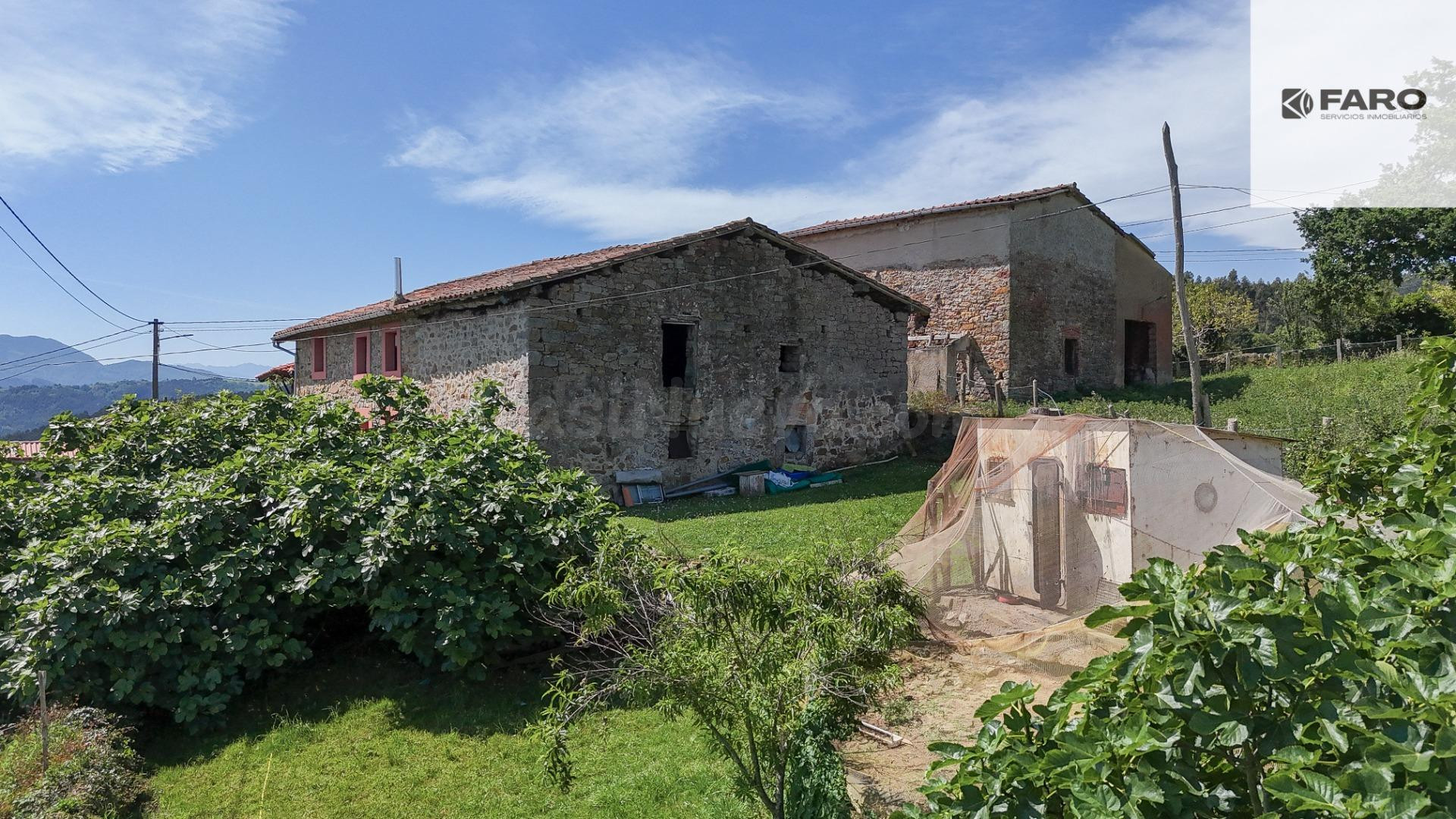 Cuadra de piedra con parcela urbanizable en Castiello de Lue - foto 3