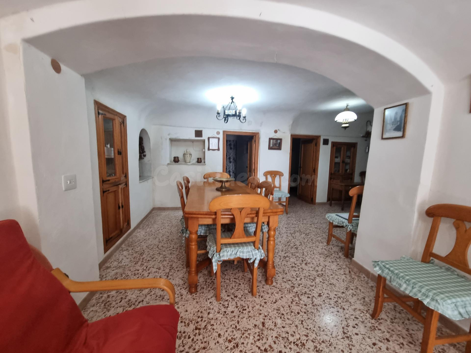 SE VENDE ESPECTACULAR CASA - CUEVA TOTALMENTE EQUIDAPA EN PI - foto 2