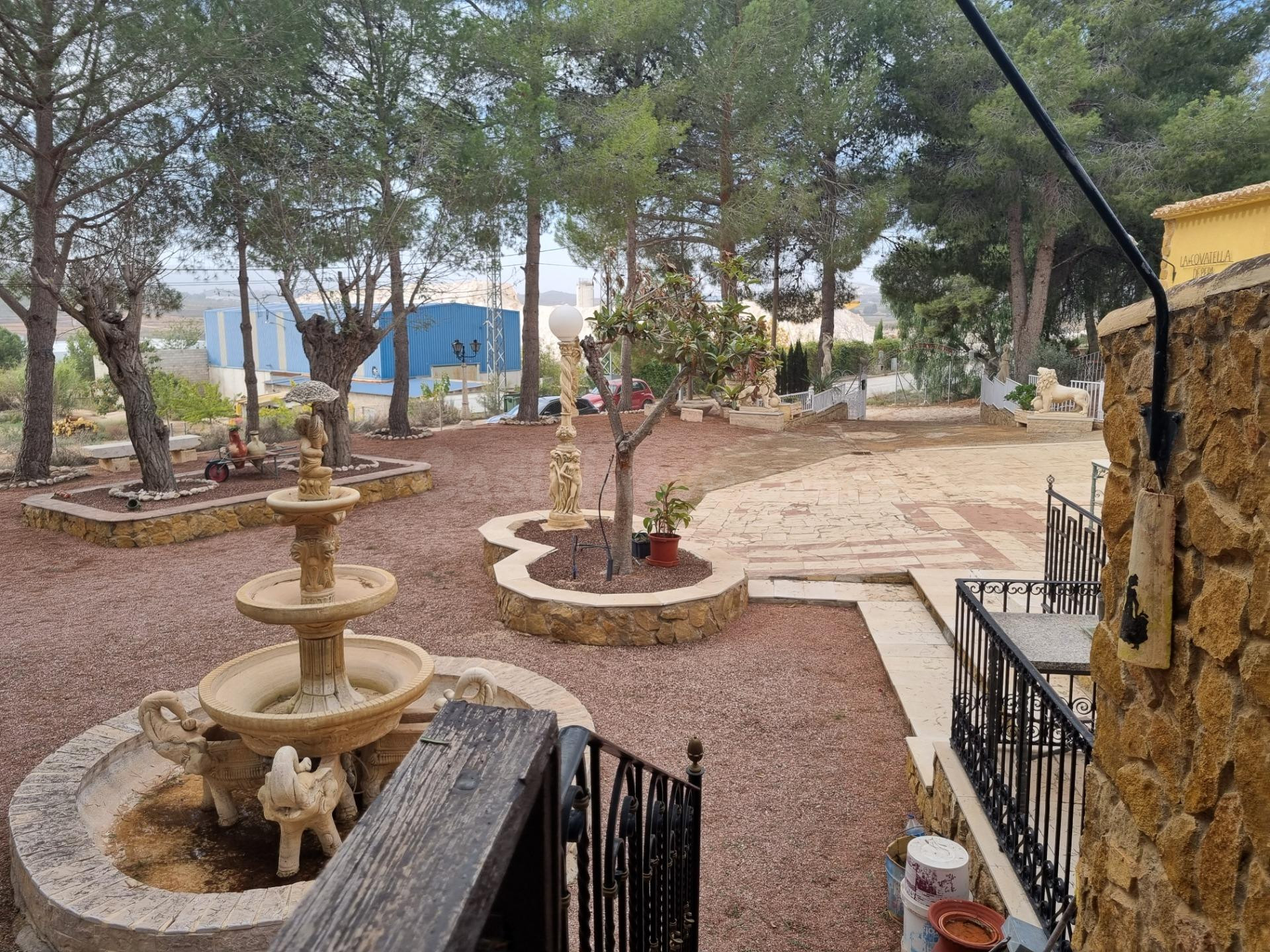 SE VENDE ESPECTACULAR CASA - CUEVA TOTALMENTE EQUIDAPA EN PI - foto 3