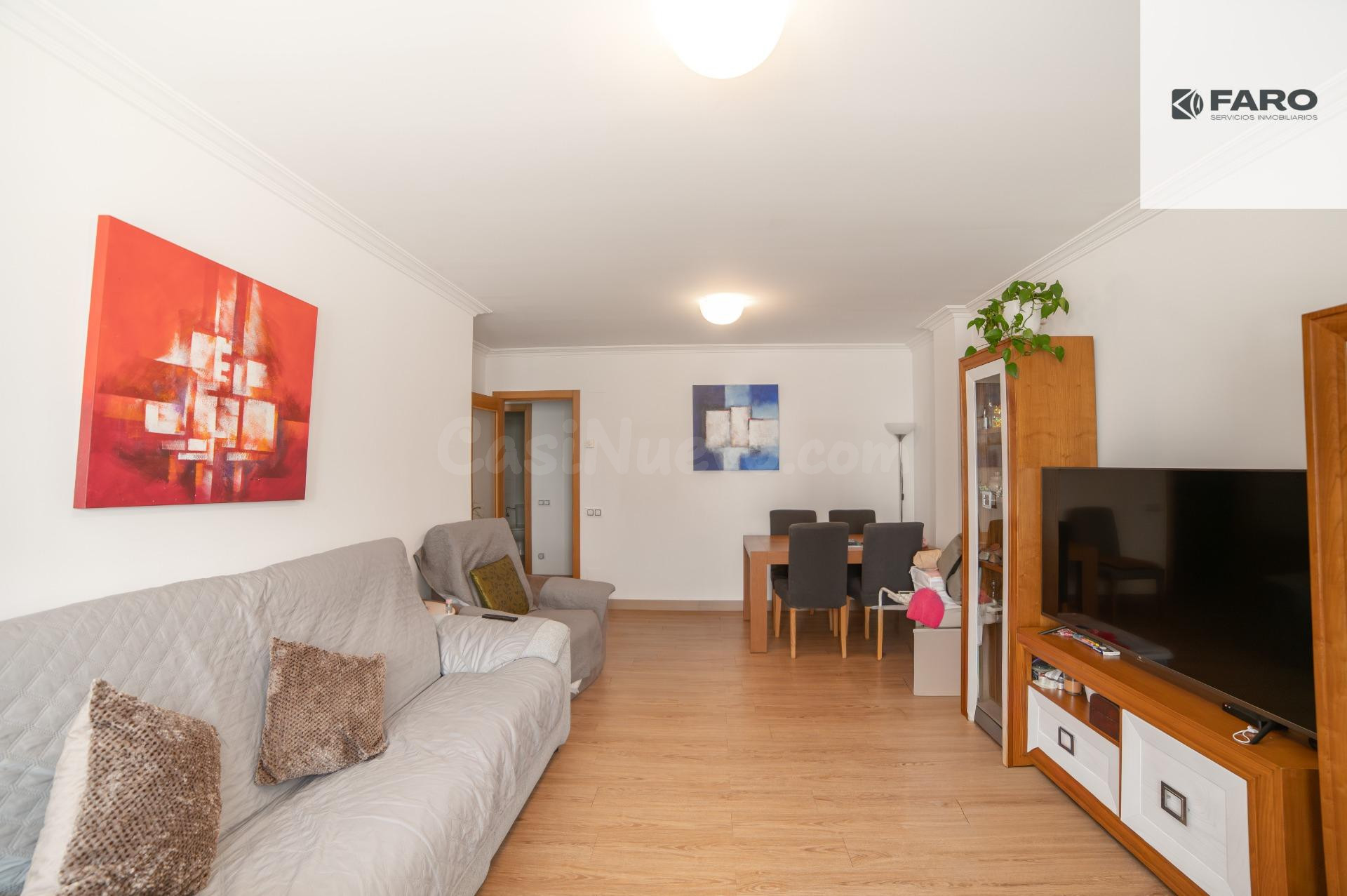 Amplia vivienda con terraza, garaje y trastero en Nuevo Roce - foto 3