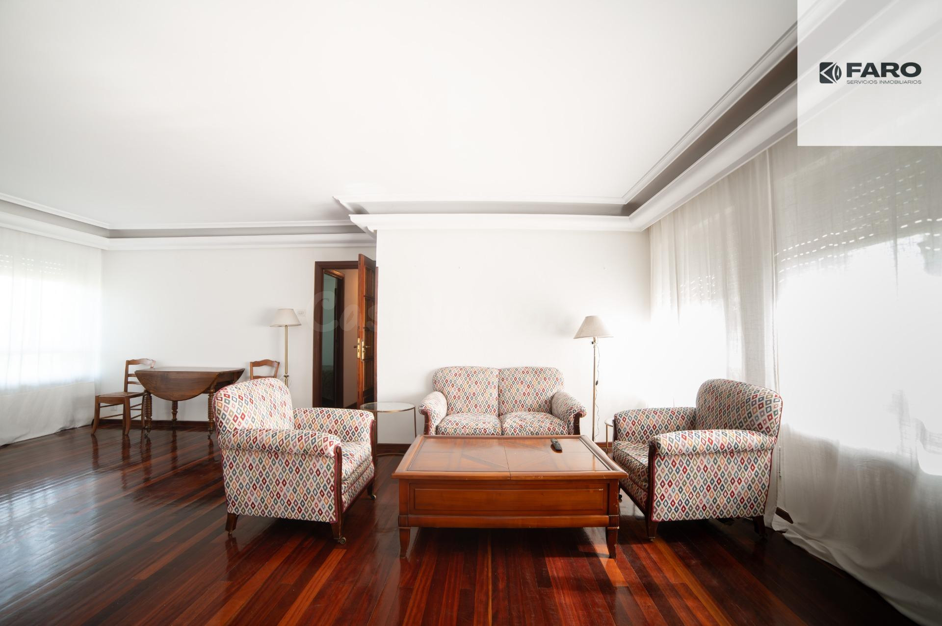 Casa independiente con hórreo y parcela de 1.100 m2 en Luanc - foto 4