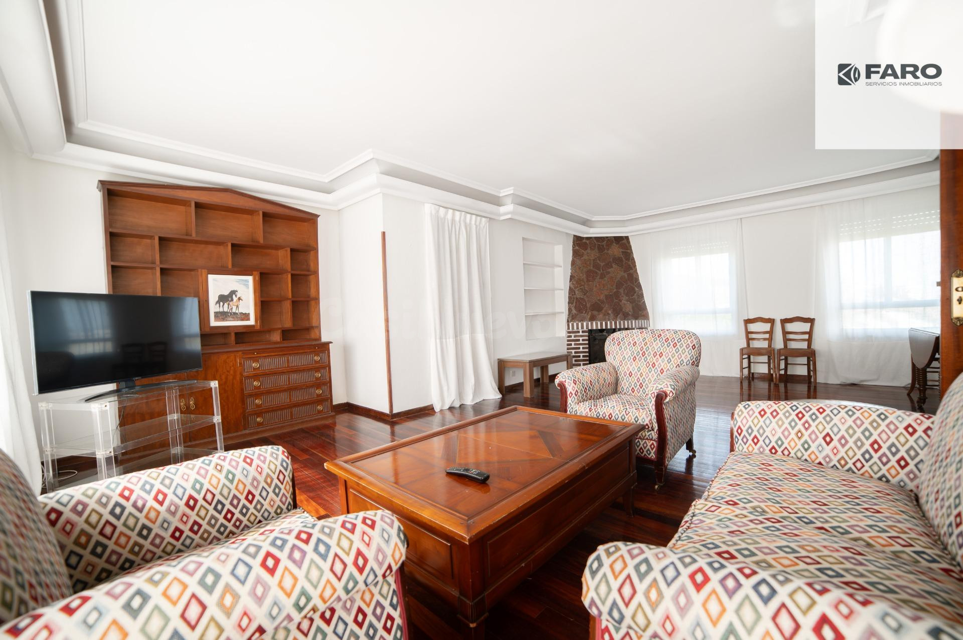 Casa independiente con hórreo y parcela de 1.100 m2 en Luanc - foto 5