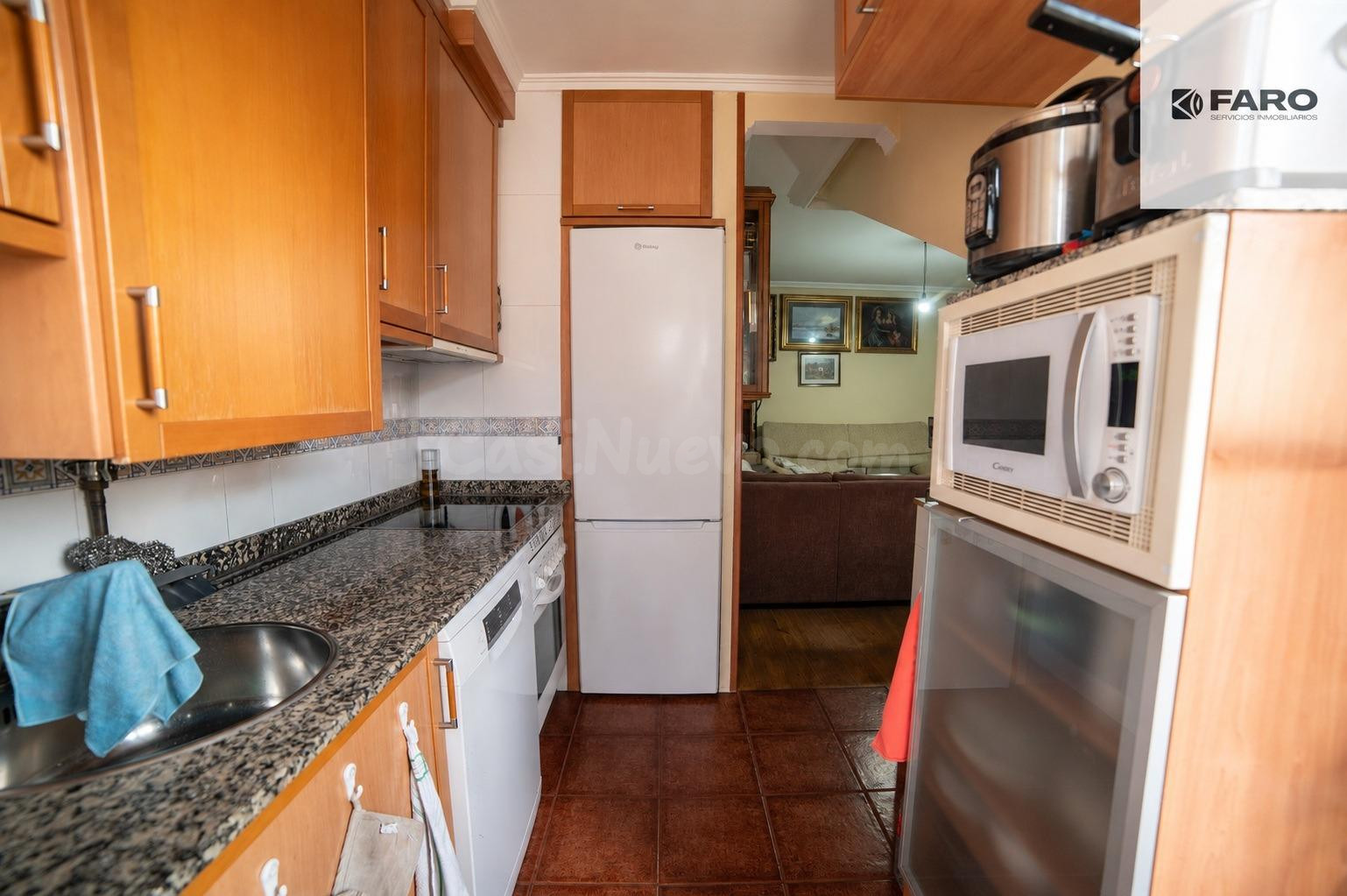 Ático de 2 habitaciones con garaje y trastero en el centro d - foto 4
