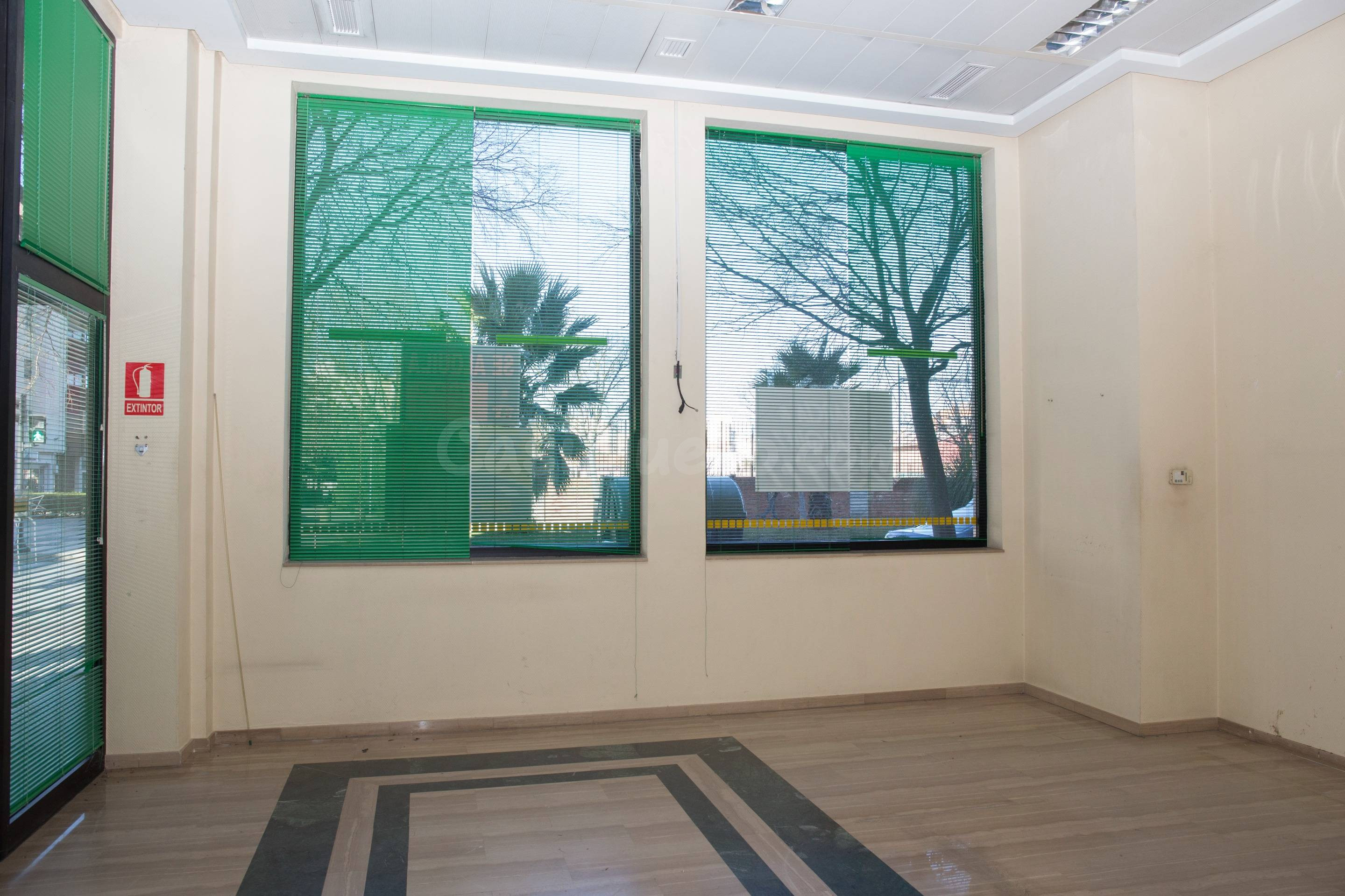 Local en Avd Maria Auxiliadora de 130 m2 - foto 2