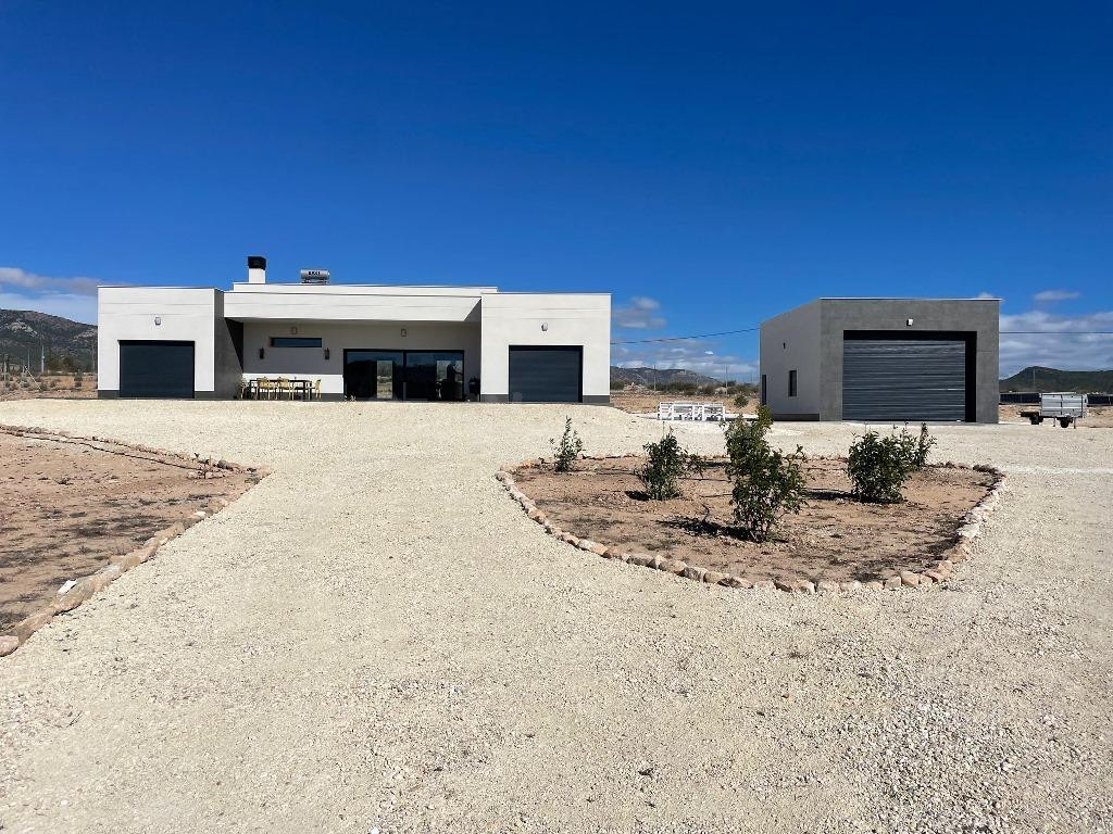 VILLAS DE OBRA NUEVA EN PINOSO
