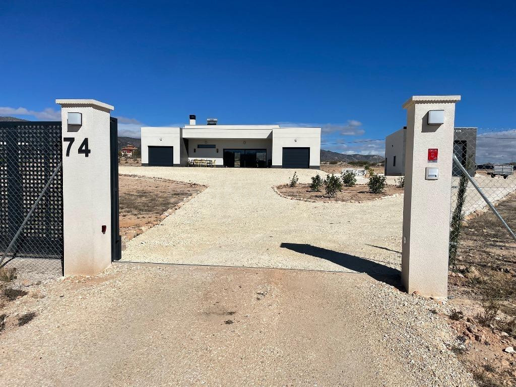 VILLAS DE OBRA NUEVA EN PINOSO - foto 3