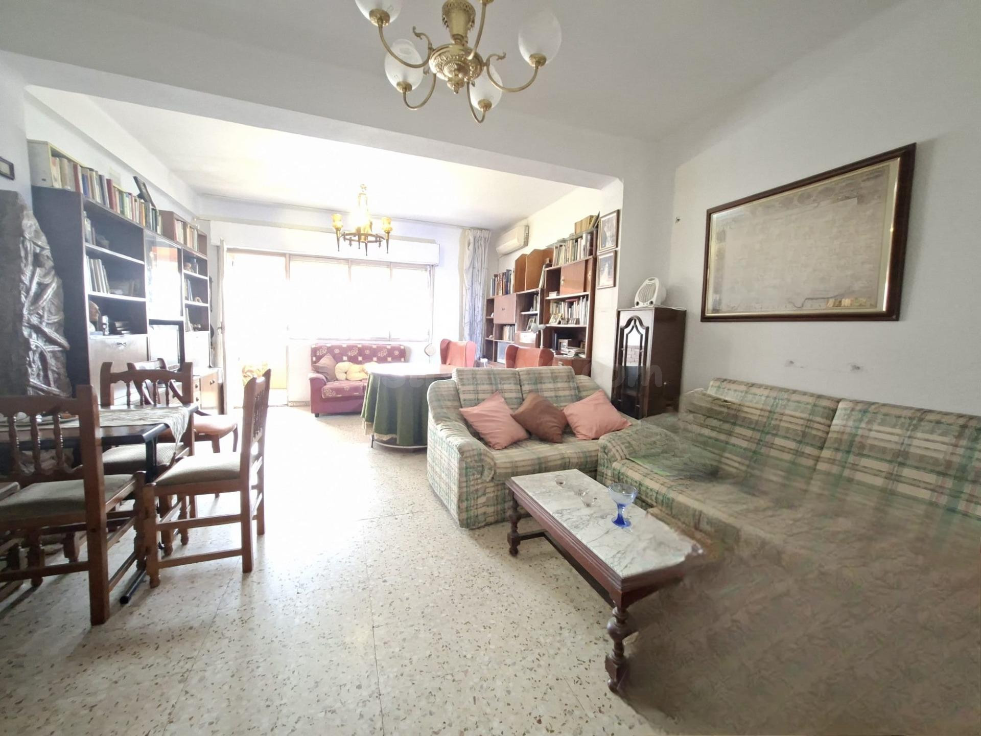 AMPLIO PISO EN BADAJOZ: OPORTUNIDAD DE REFORMA EN LA ZONA DE - foto 3