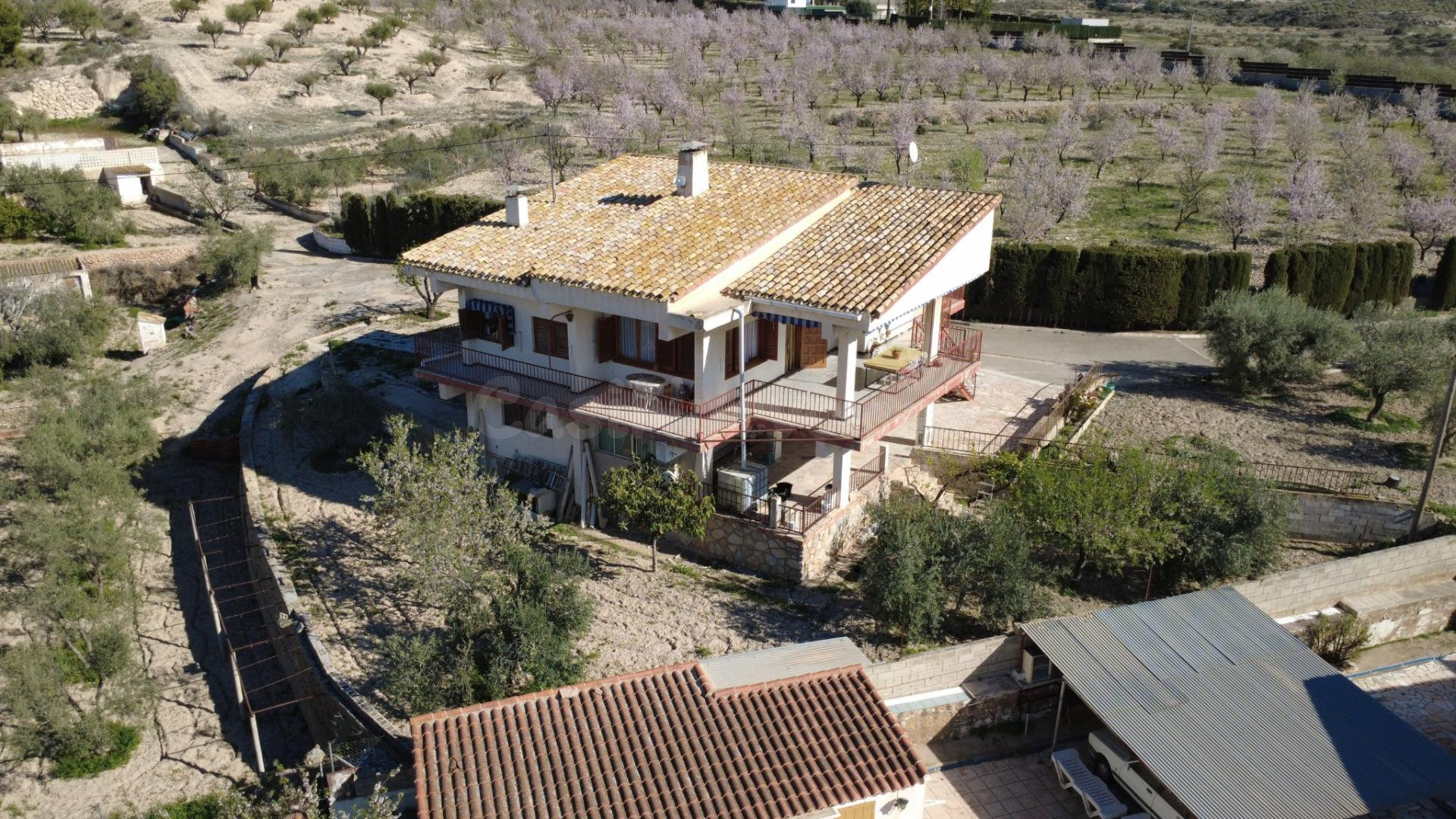 SE VENDE CHALET EN PETRER (ALICANTE) - foto 3