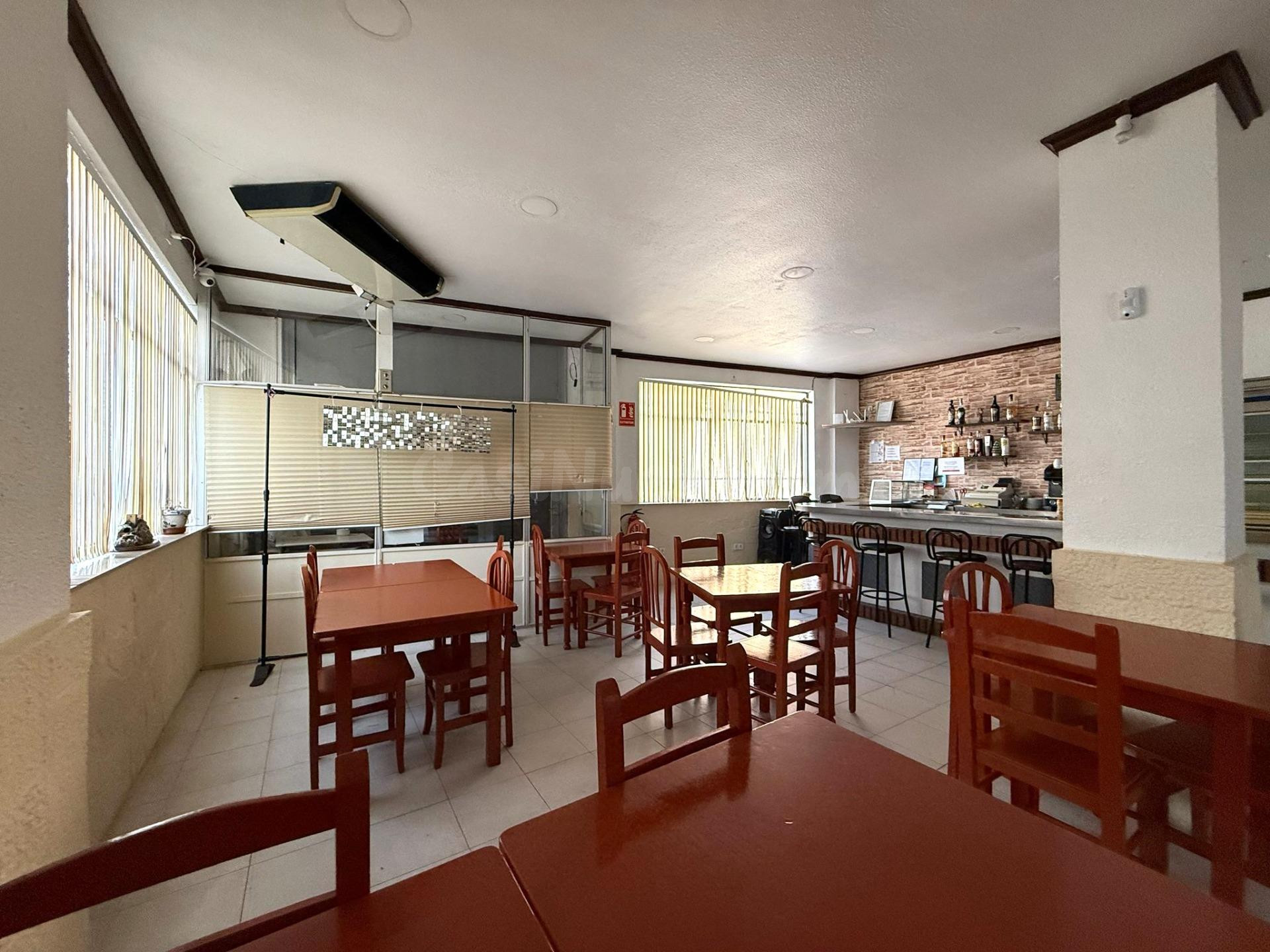 SE VENDE O TRASPASA BAR CAFETERIA EN SAX (ALICANTE) - foto 3