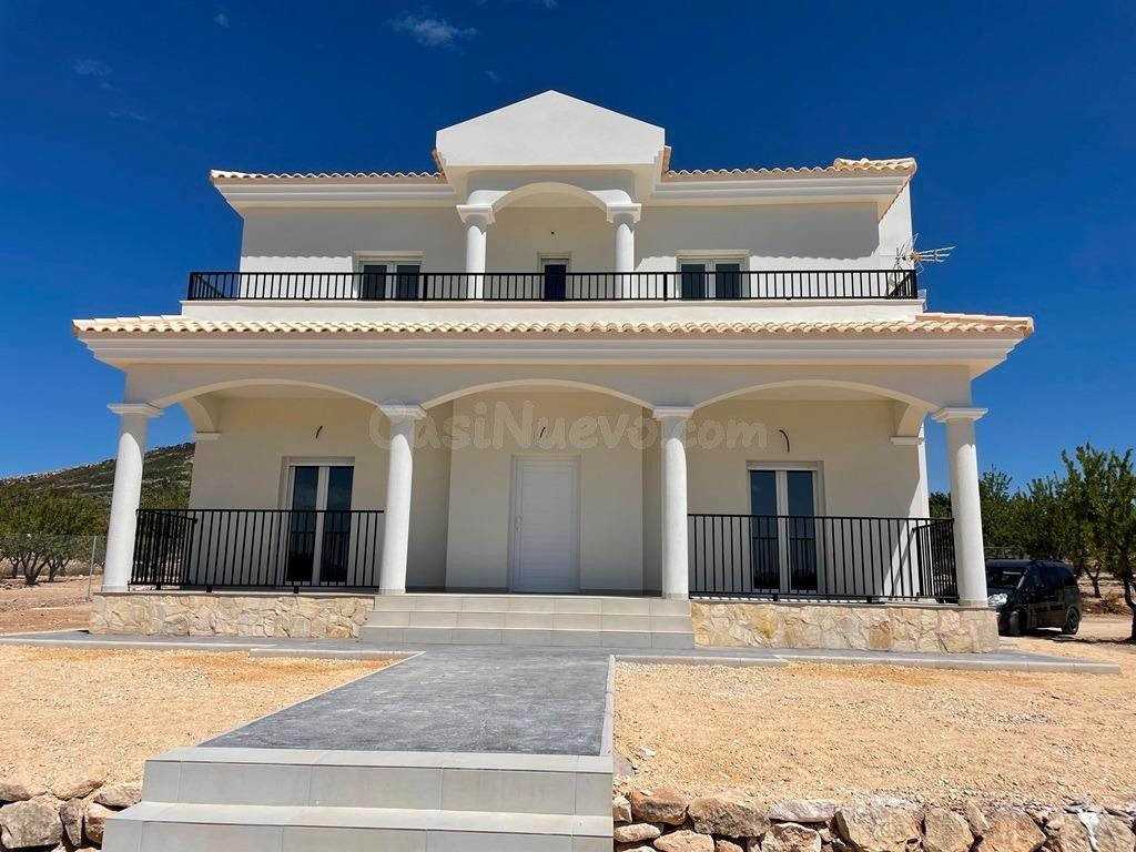 VILLAS DE OBRA NUEVA EN PINOSO
