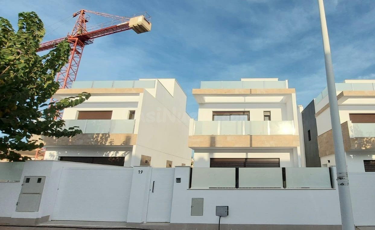 VILLAS DE OBRA NUEVA EN SAN PEDRO DEL PINATAR