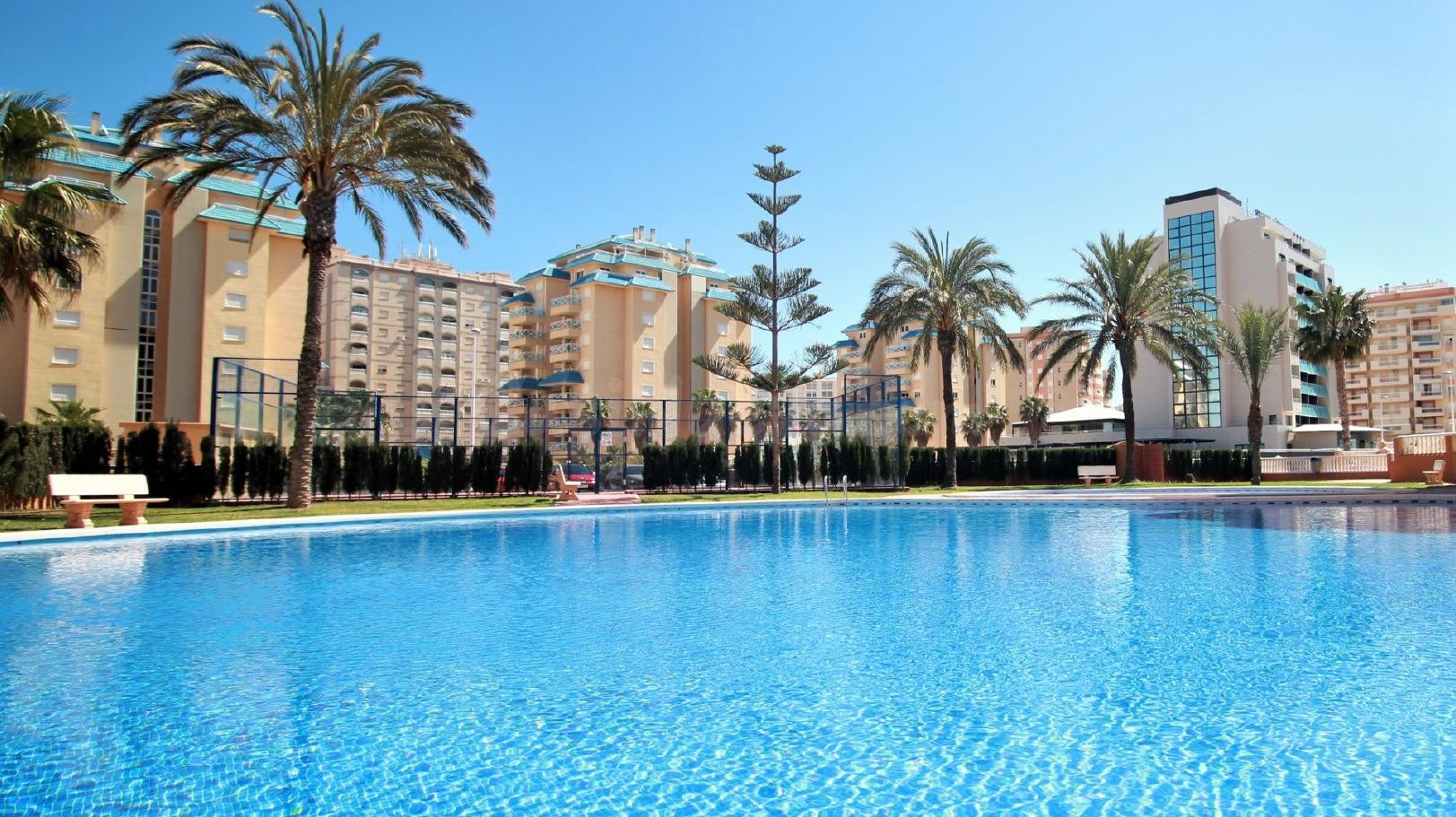 HERMOSAS CASAS ADOSADAS EN LA MANGA