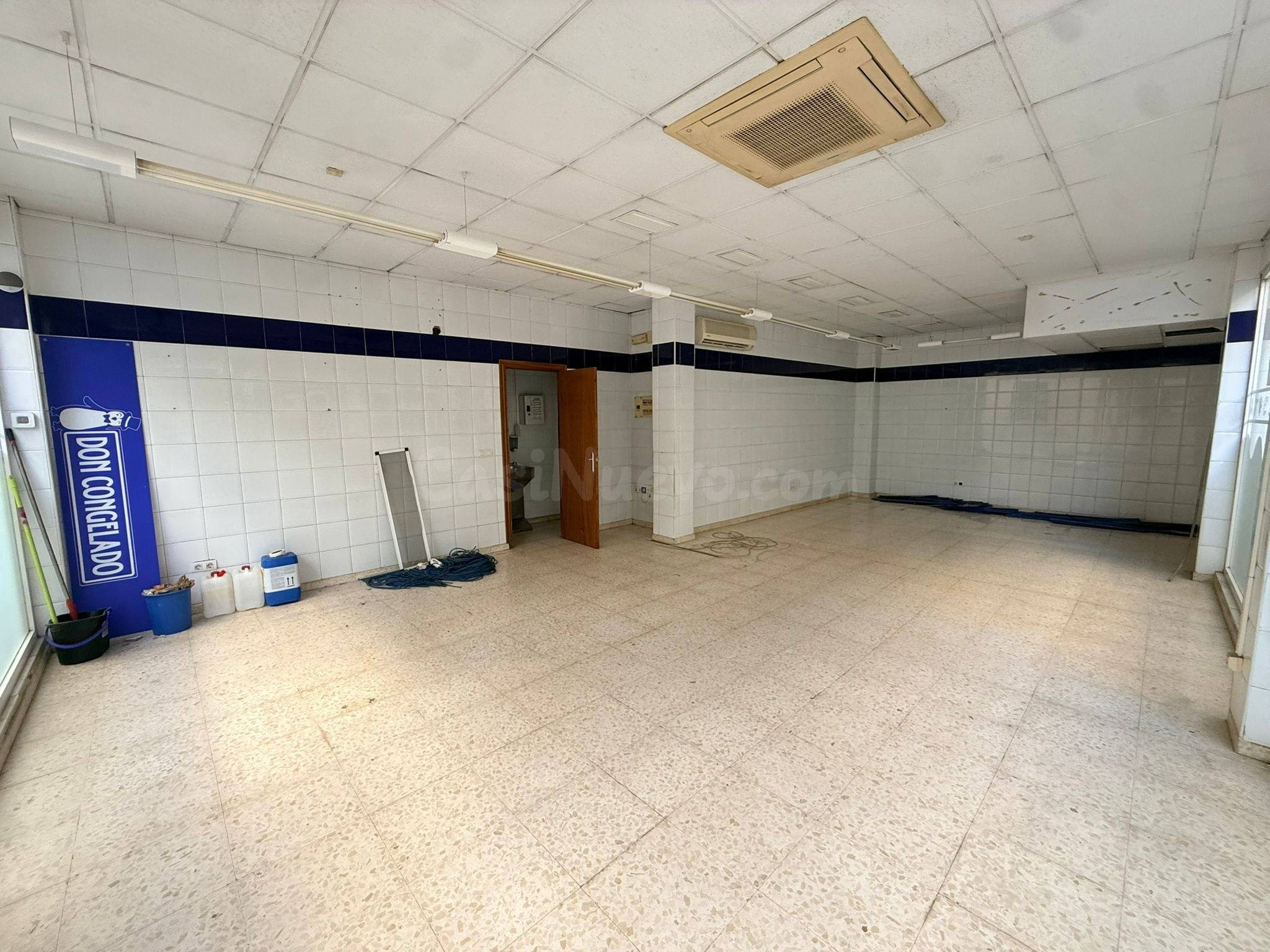 Local en venta en calle Santo Domingo (Cambio de uso permiti - foto 2