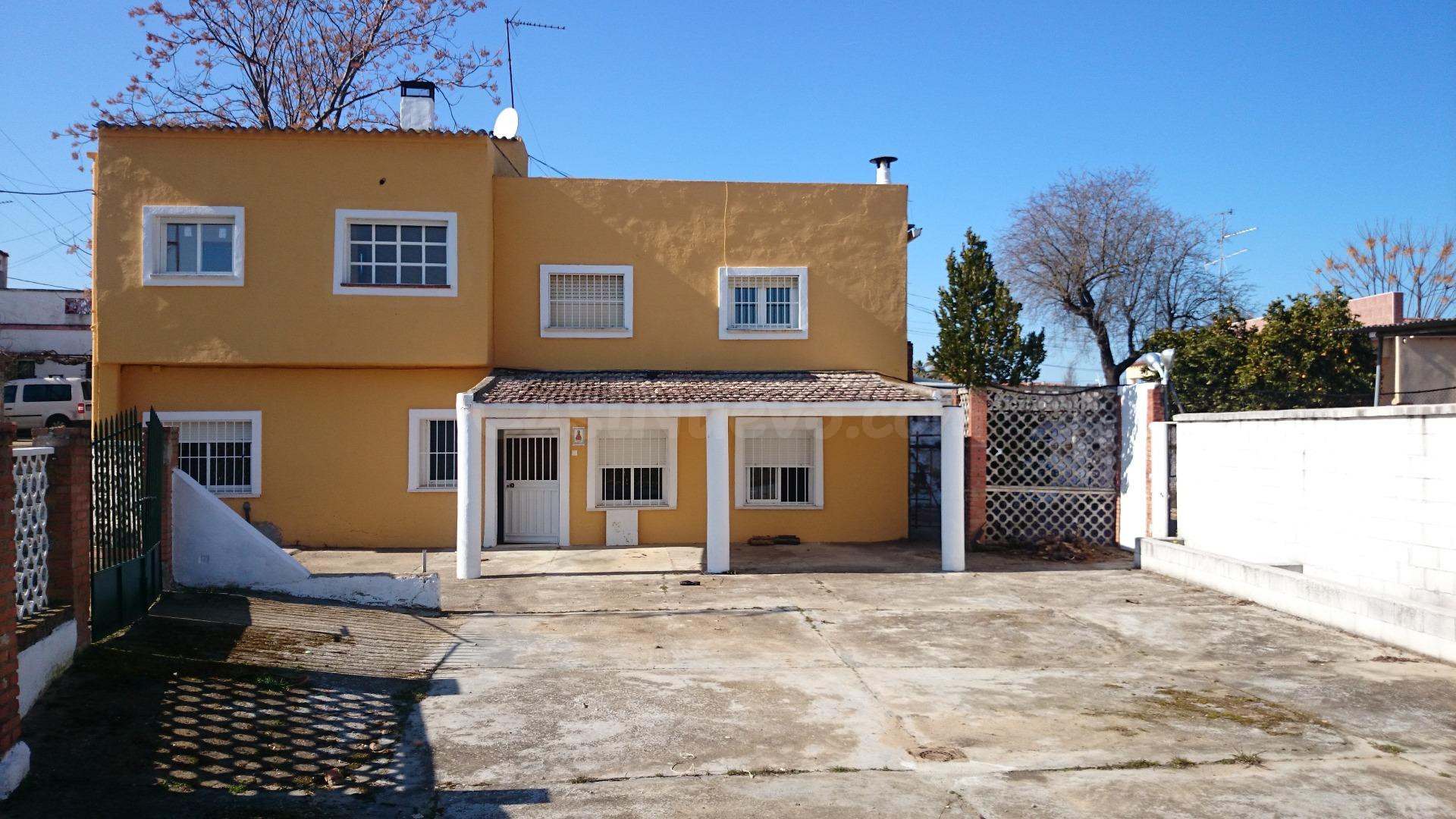 VENTA CHALET CON TERRENO CTRA VALVERDE (BADAJOZ) - foto 3
