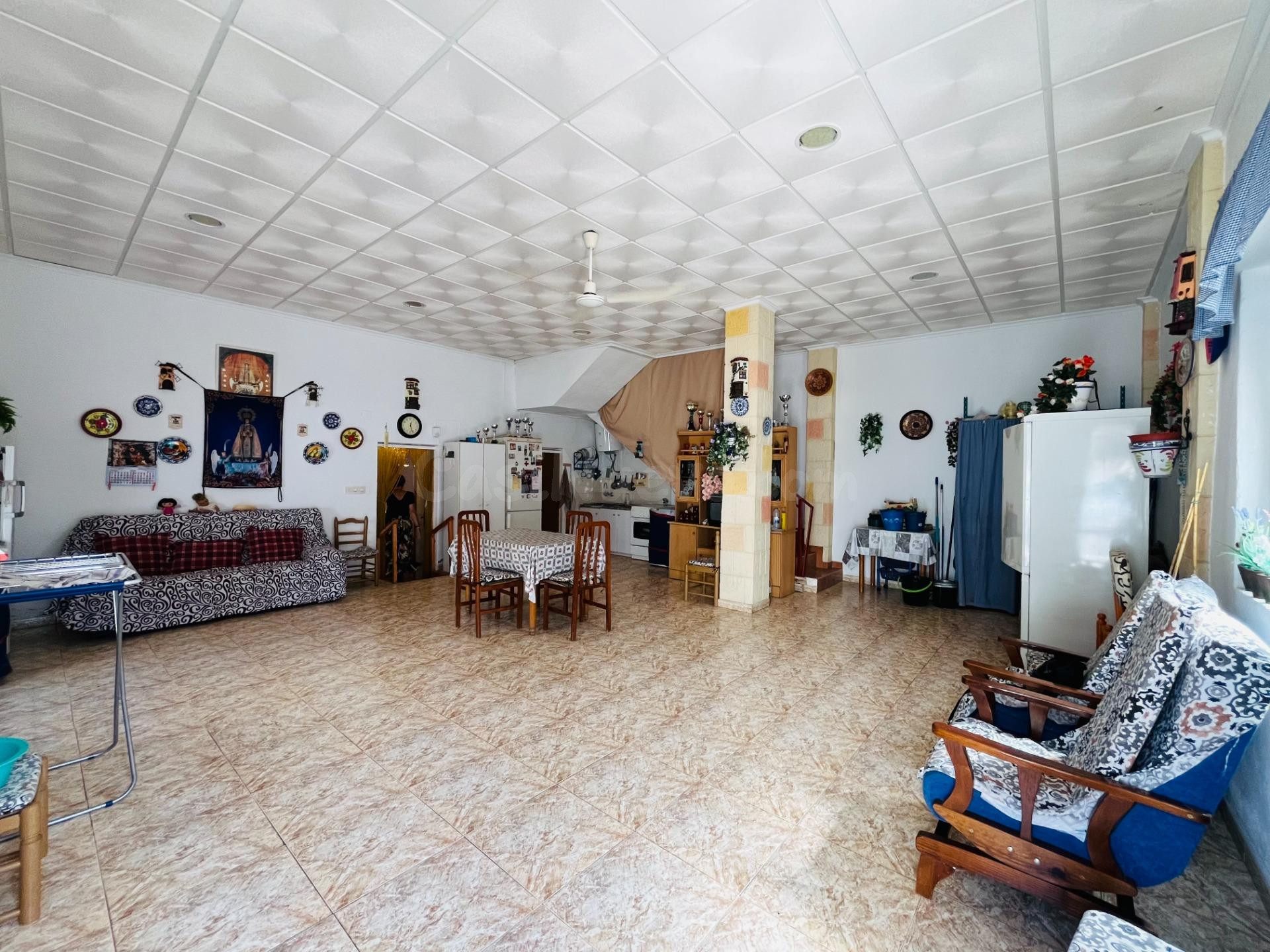 CASA PAREADA CON GRAN TERRAZA