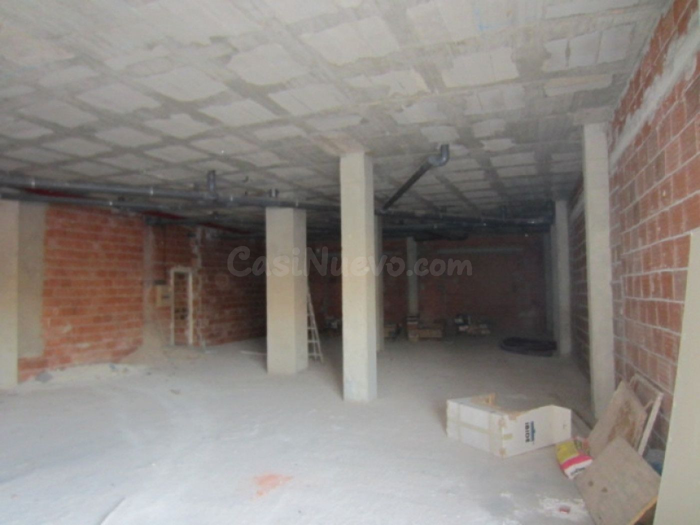 LOCAL COMERCIAL DE 150 M2 EN LA HOYA