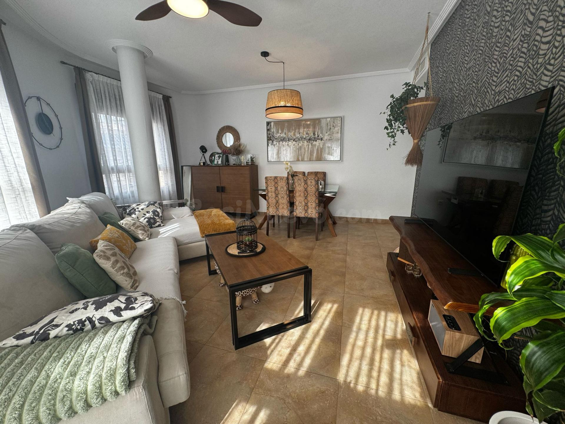 EXCLUSIVO PISO REFORMADO CON MUEBLES DE DISEÑO – LISTO PARA ENTRAR A VIVIR