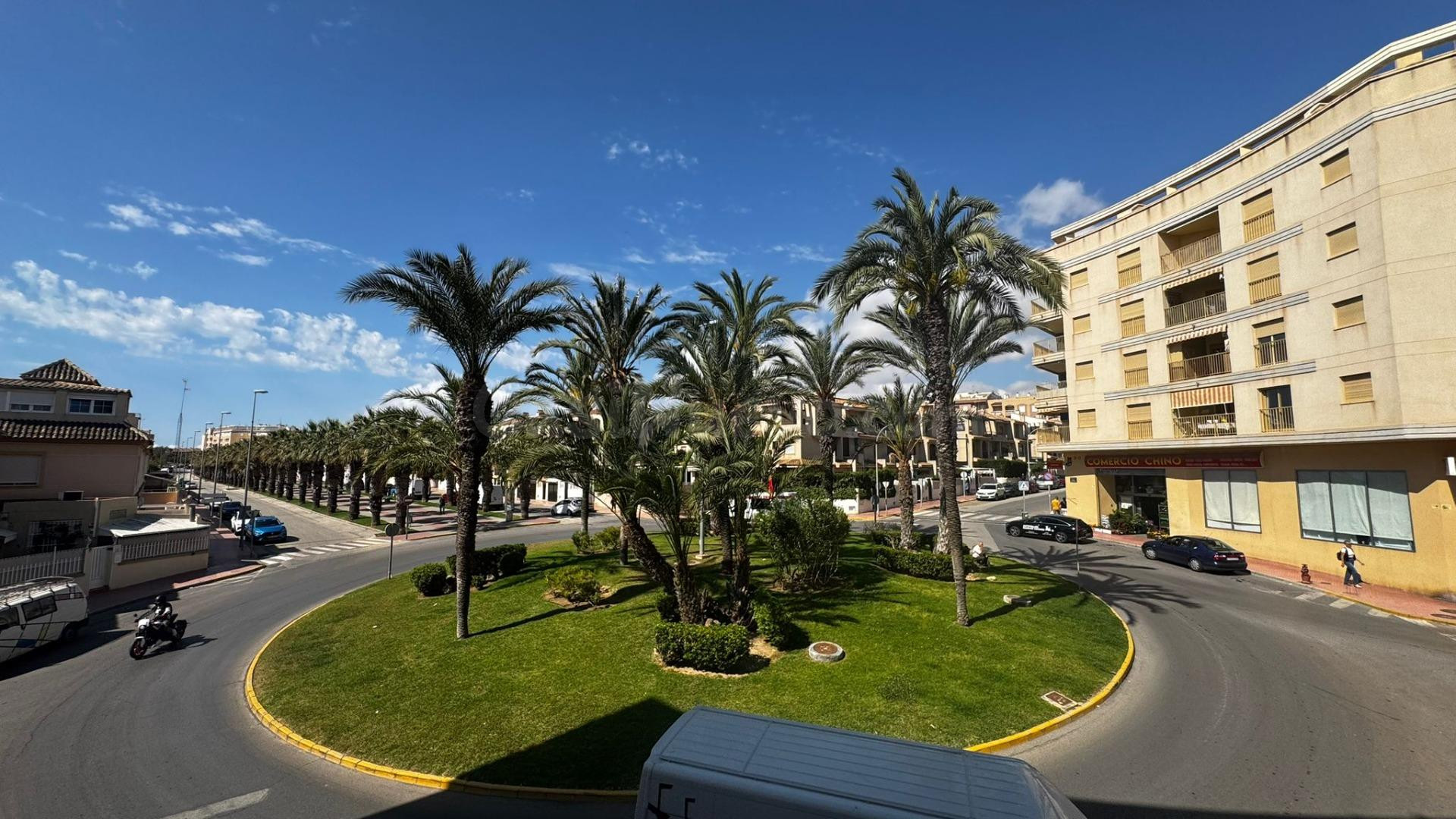 ¡Alquila tu piso ideal en pleno corazón de Guardamar del Seg - foto 3