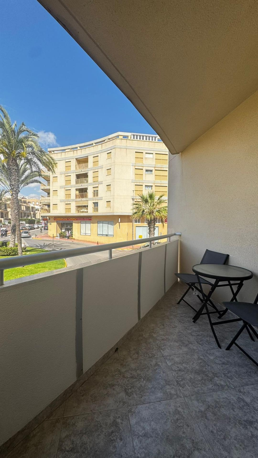 ¡Alquila tu piso ideal en pleno corazón de Guardamar del Seg - foto 4