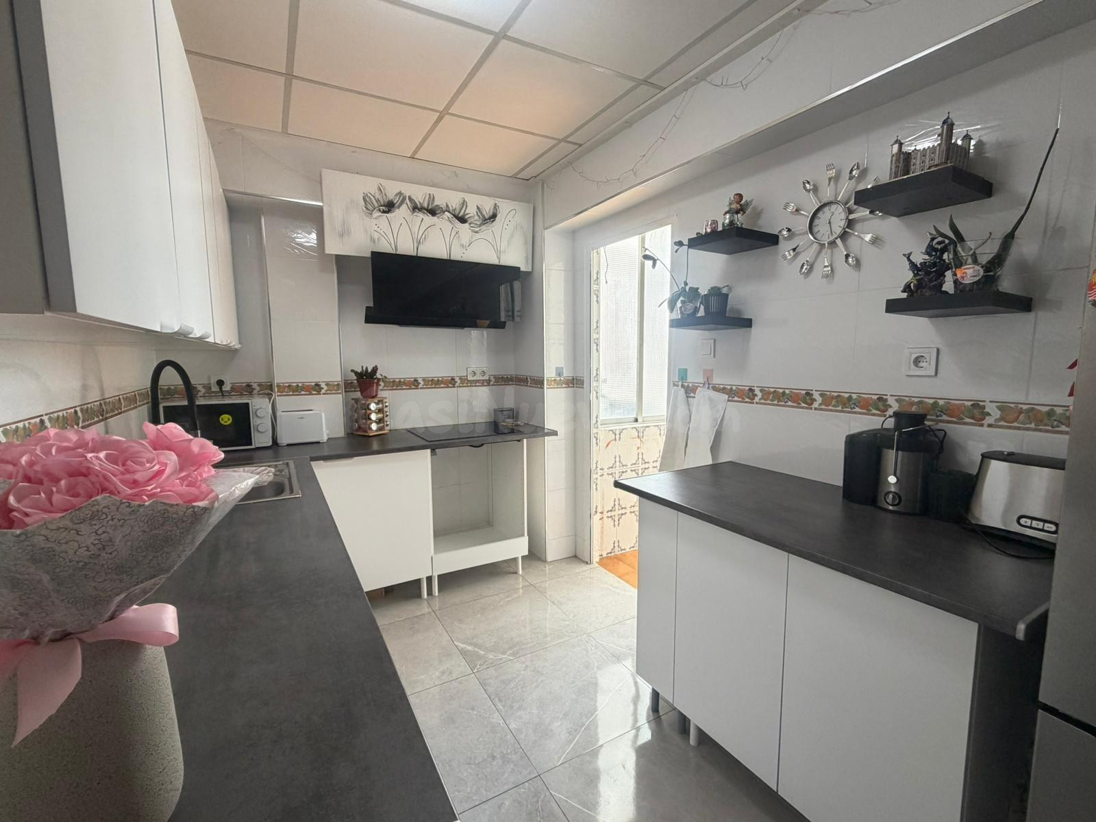 Piso reformado, esquinero y listo para entrar a vivir ✨ - foto 3