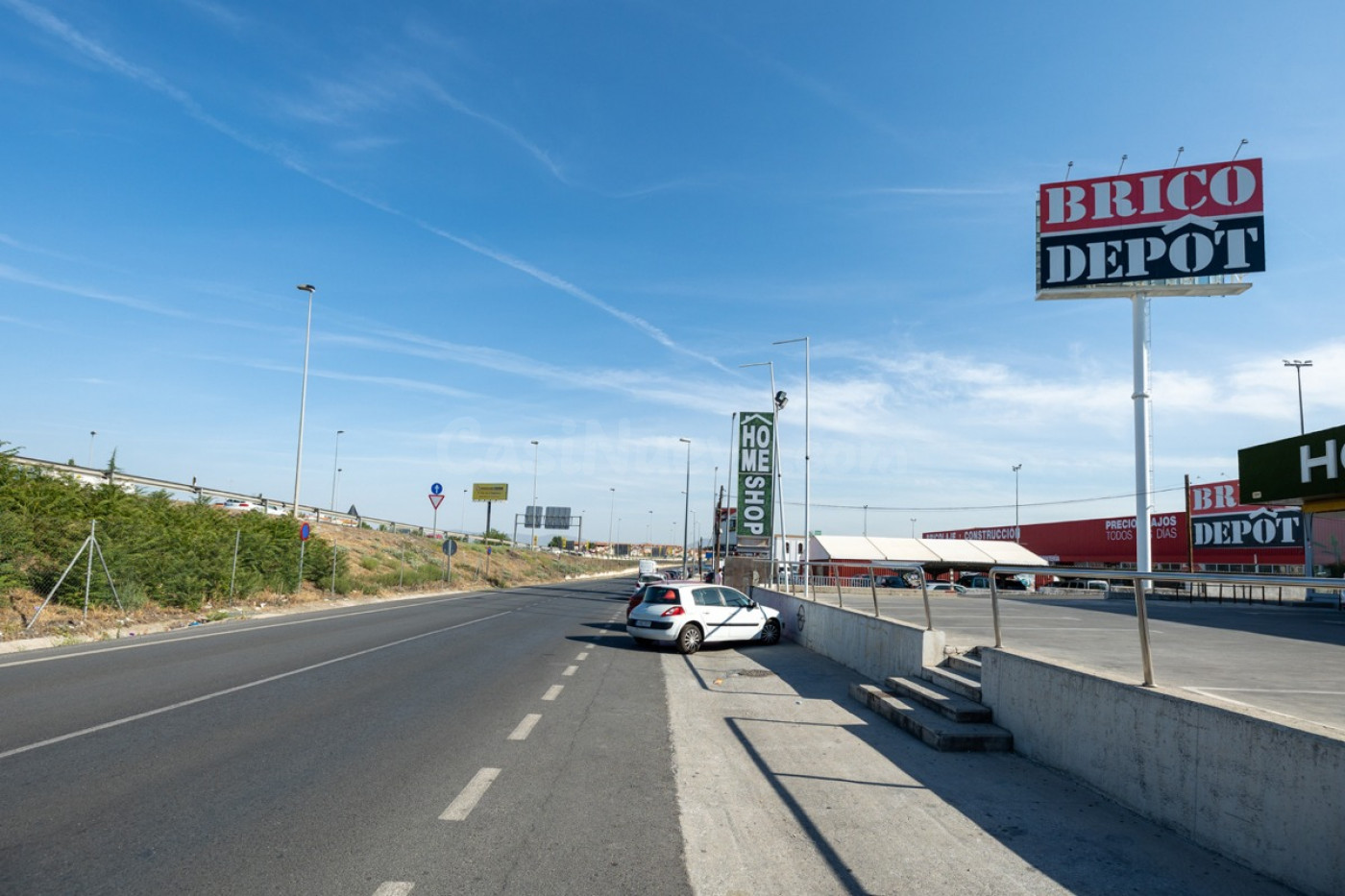 Nave industrial 1400m² en venta - Alcampo
