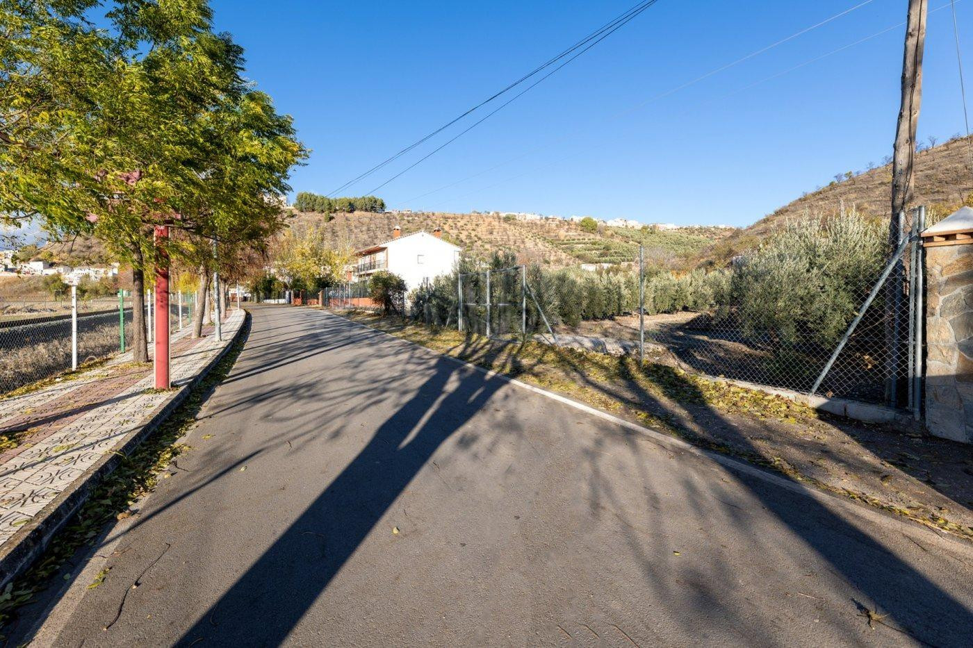 Fantástica parcela urbana en Iznalloz, construya su sueño! - foto 2