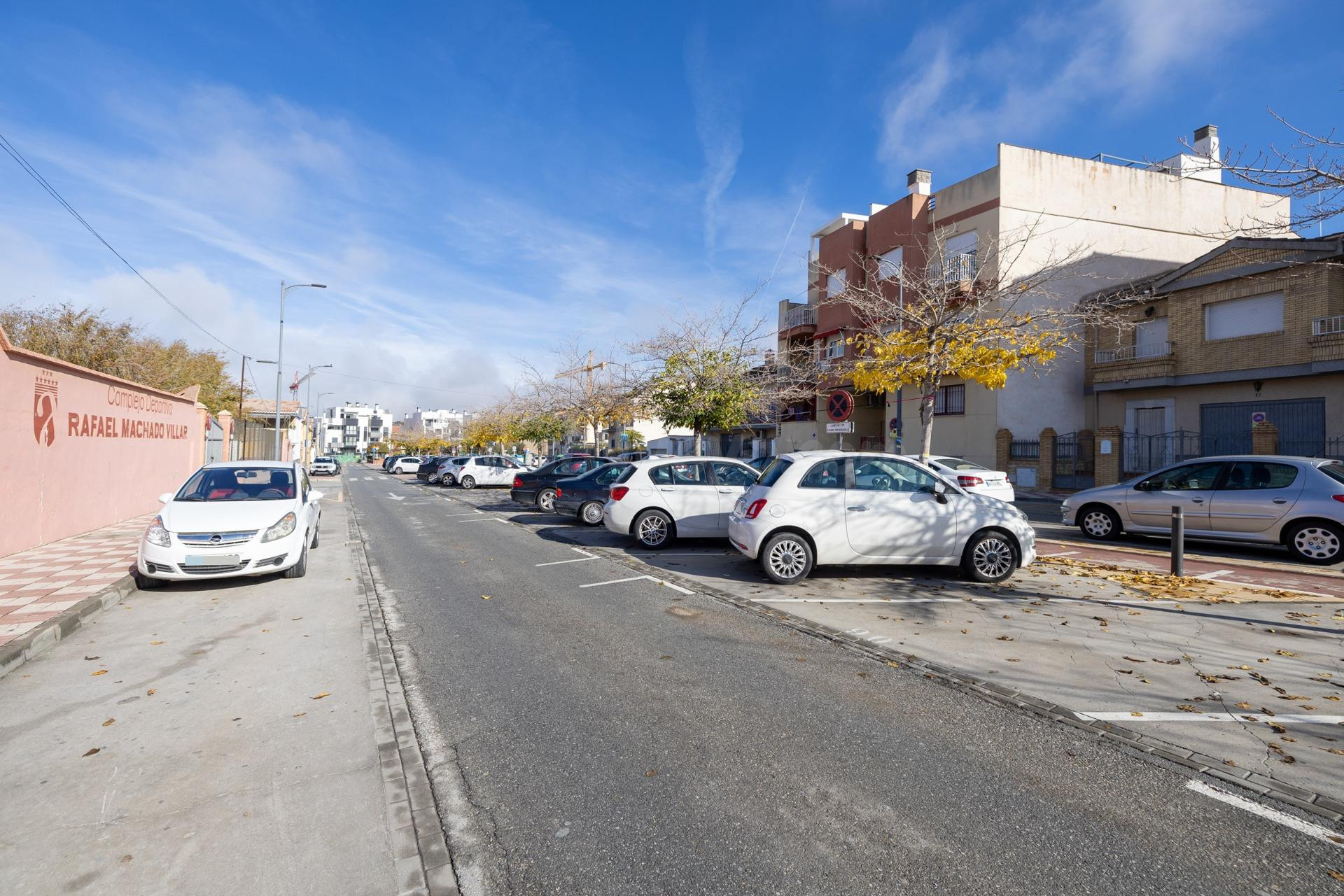 Amplio y Soleado Piso en Armilla, Zona Polideportivo -ESTUDI - foto 4