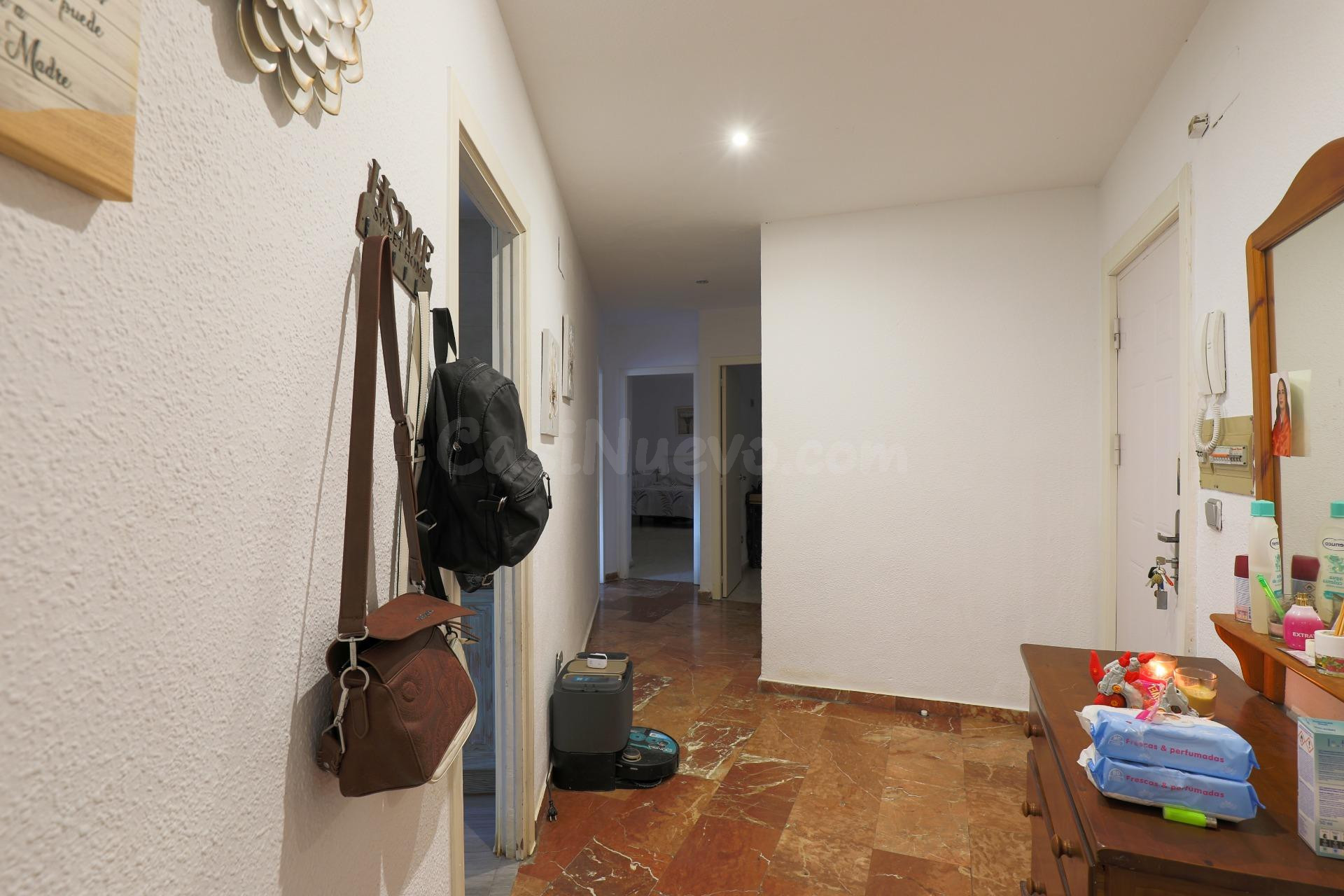 Amplio Piso de cuatro habitaciones en el corazón de Durcal - foto 2