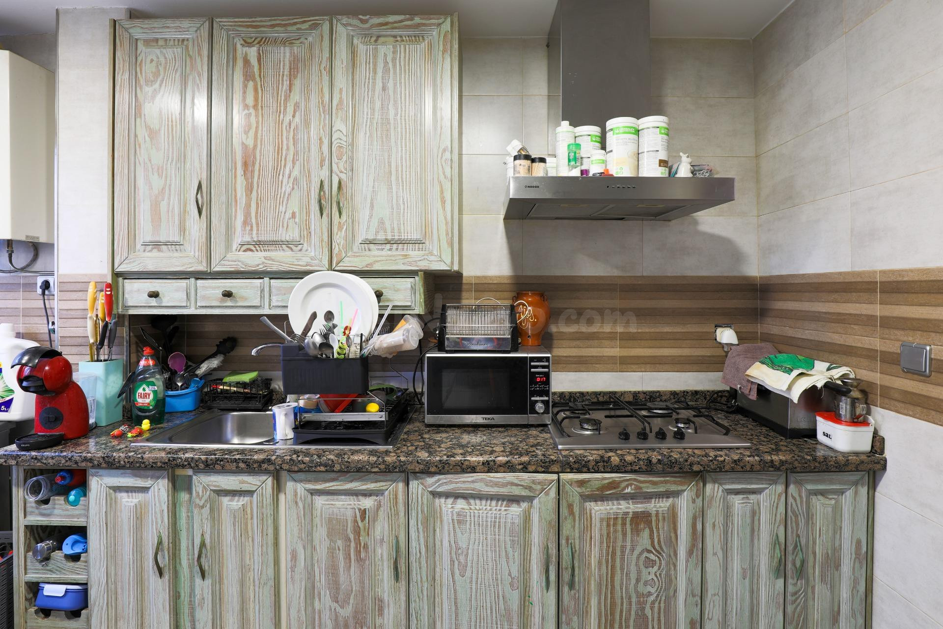 Amplio Piso de cuatro habitaciones en el corazón de Durcal - foto 4