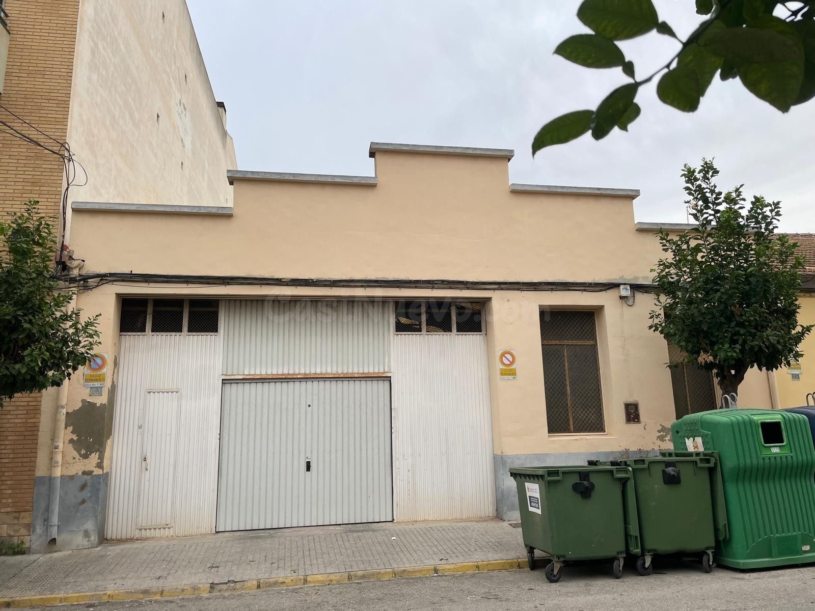 Amplio Local Comercial en Almoradí - Oportunidad de Inversió