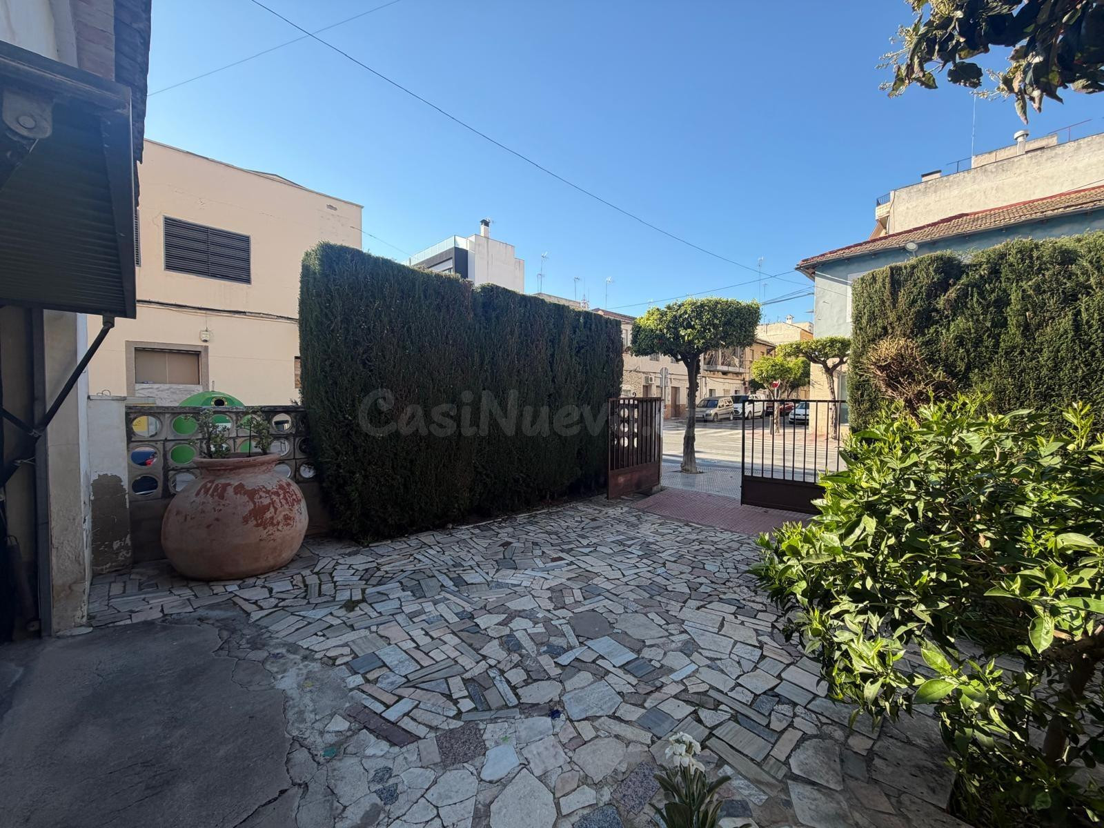 Amplia Casa en Almoradí - Oportunidad de Reforma - foto 3