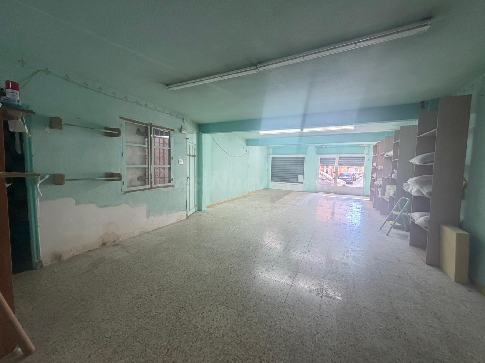 Local comercial para cambio de uso a vivienda en Elche - foto 4