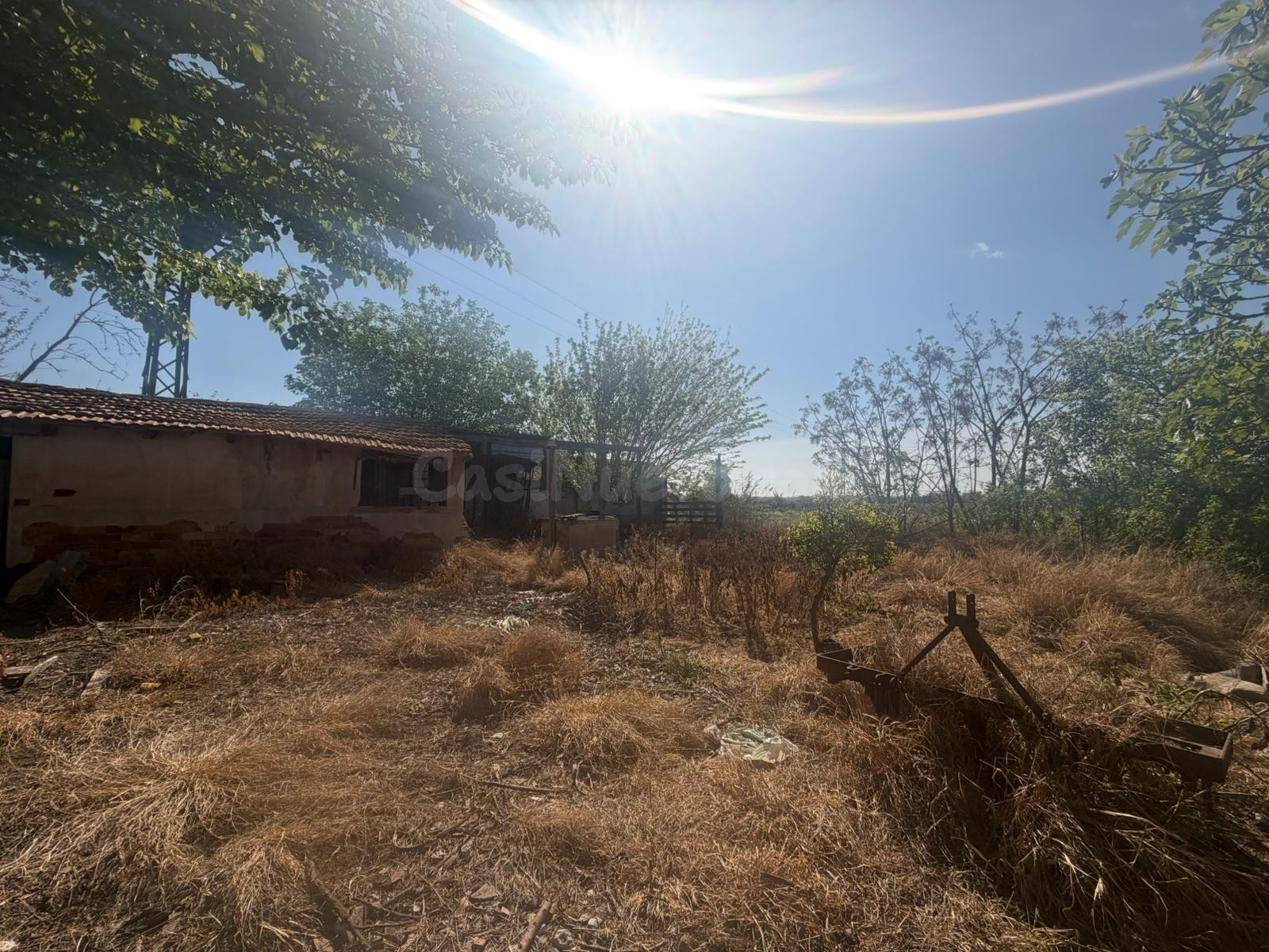 Amplia Casa con Terreno en Heredades - Oportunidad para Refo - foto 2