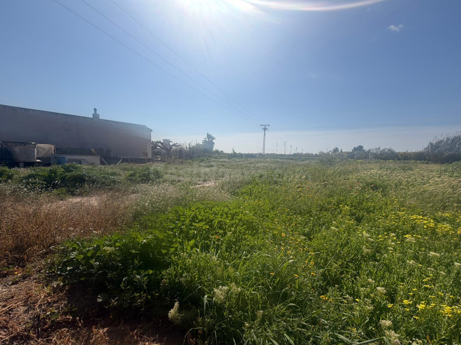 Amplia Casa con Terreno en Heredades - Oportunidad para Refo - foto 3