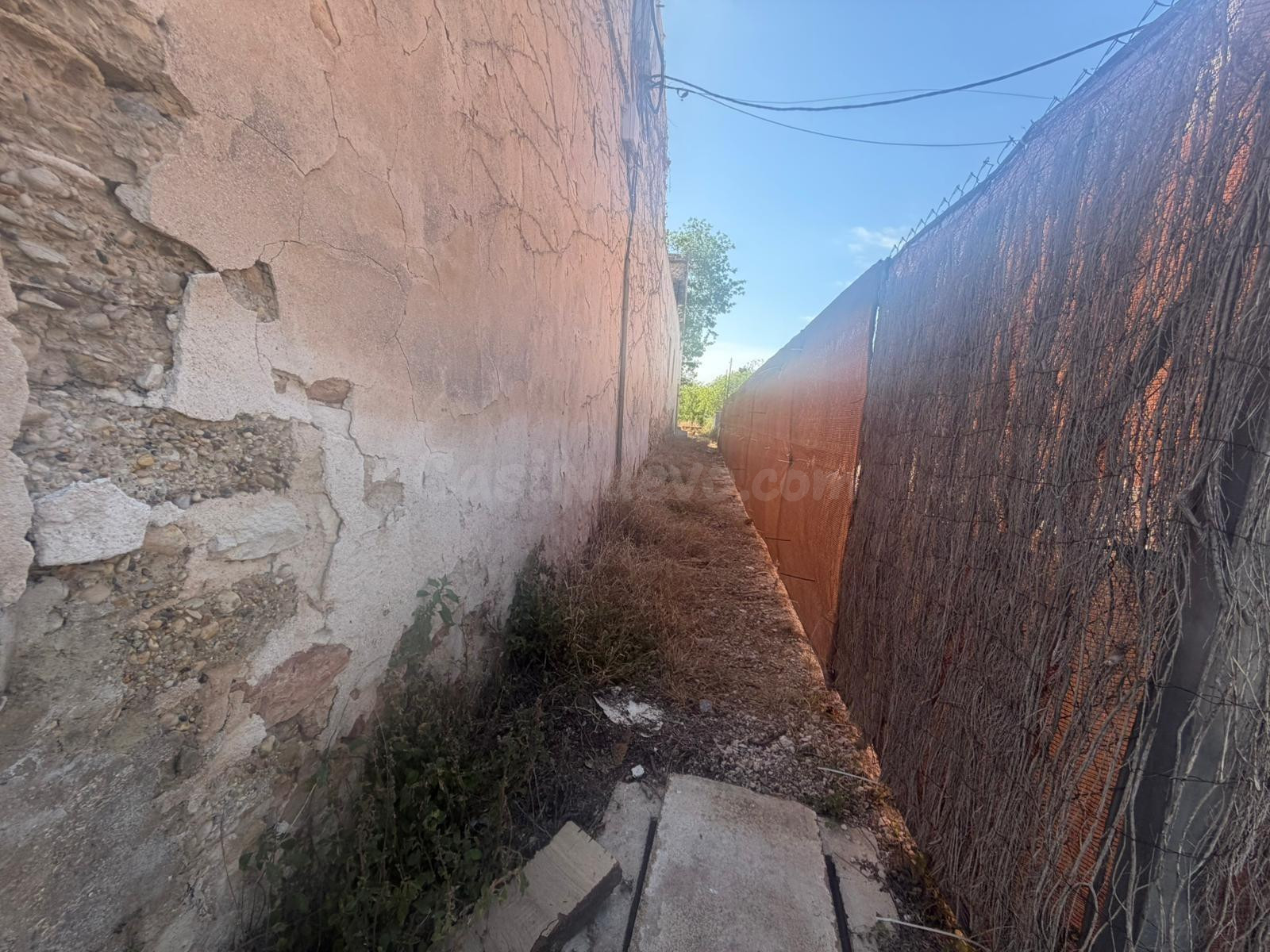 Amplia Casa con Terreno en Heredades - Oportunidad para Refo - foto 4