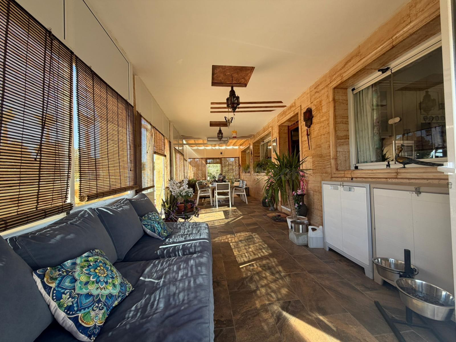 Chalet en Monforte del Cid con Amplia Parcela, Piscina y Ham - foto 4