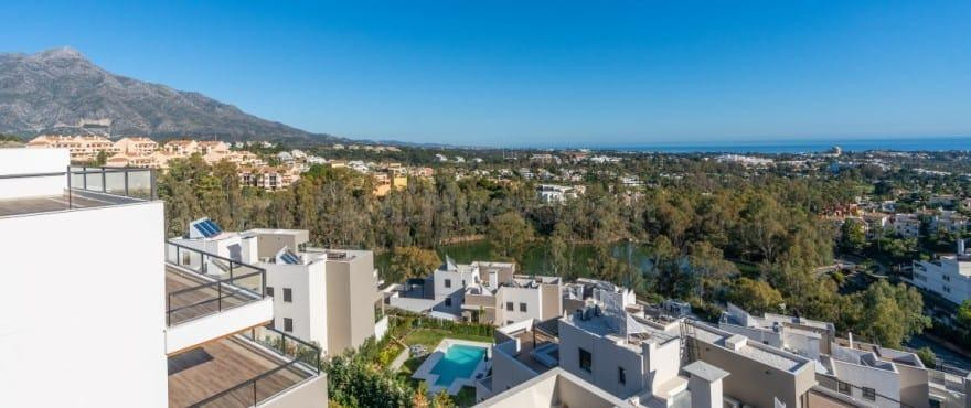 Apartamento contemporáneo con gran terraza y vistas al mar en Marbella Lake, Nueva Andalucía