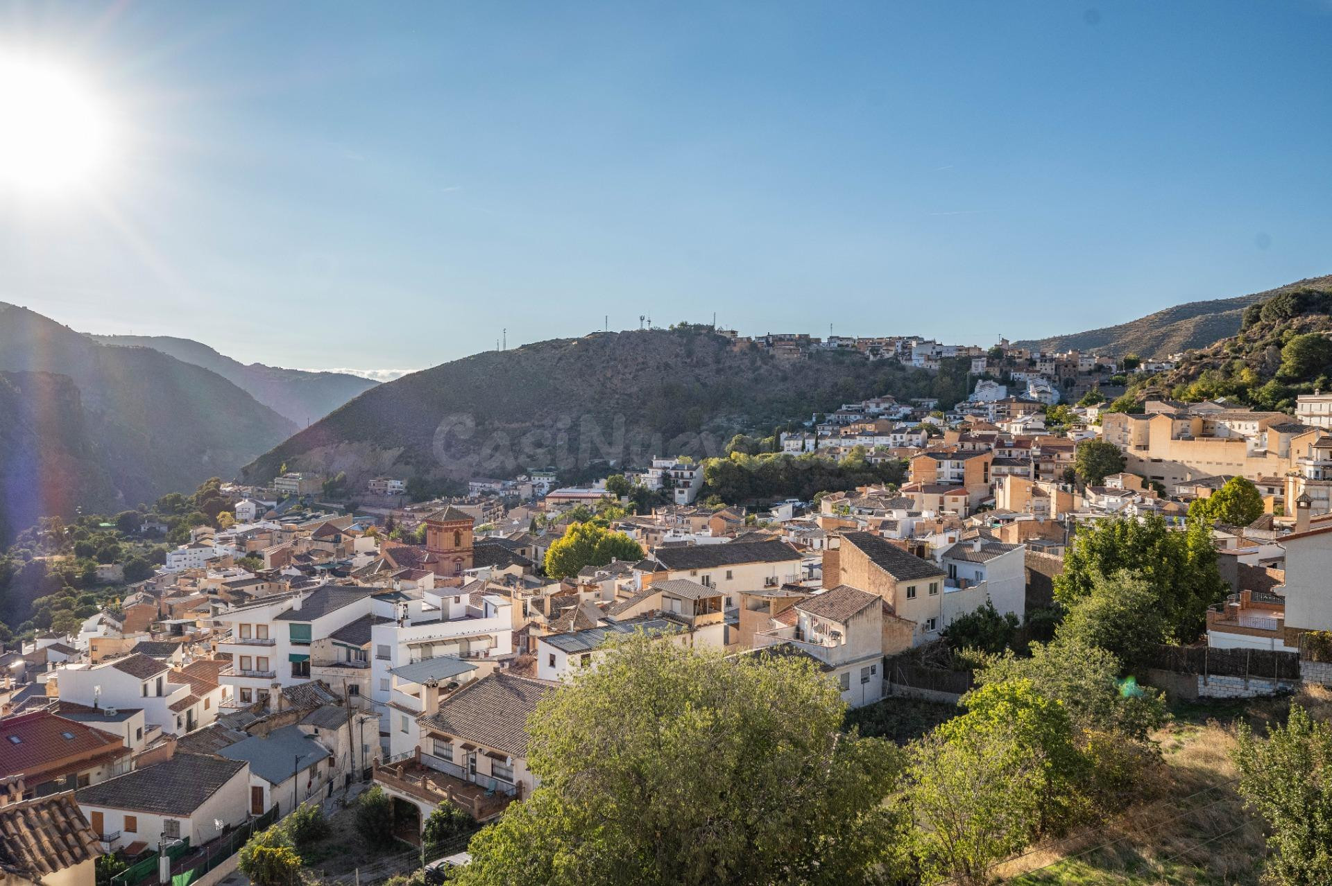 Amplísima casa en Güejar Sierra con espectaculares vistas - foto 2