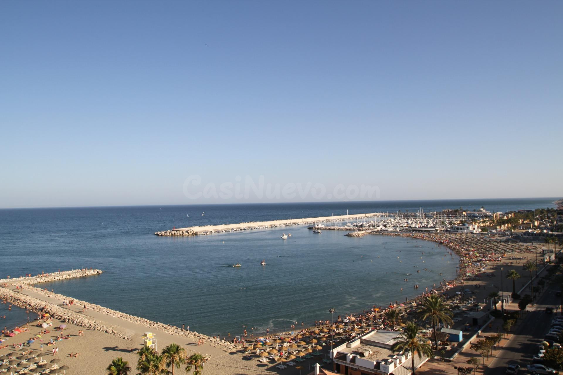 Edificio En Fuengirola, a solamente 100 metros de la playa, 
