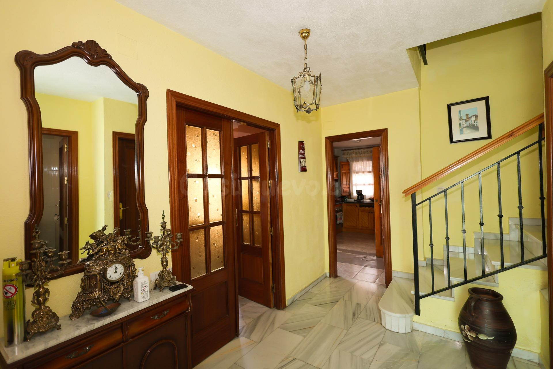 Chalet independiente con piscina en Híjar, Las Gabias - foto 5