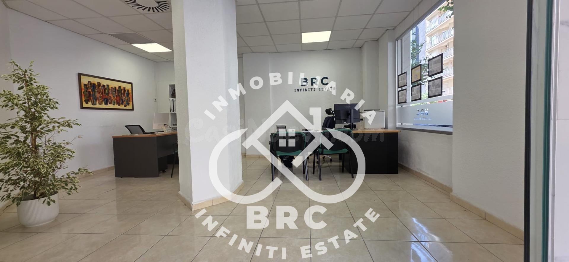 Amplio Local Comercial Reformado en Arrancapins, Valencia - Oportunidad Única