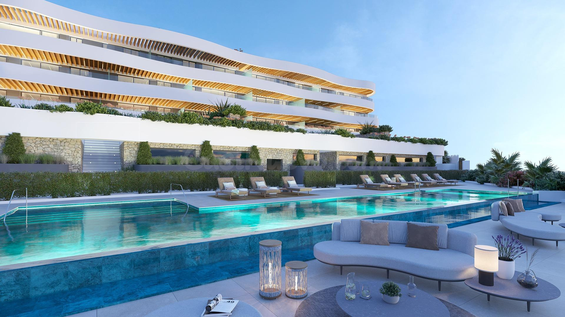 Exclusivo ático de 3 dormitorios con solárium, piscina privada y vistas panorámicas al mar