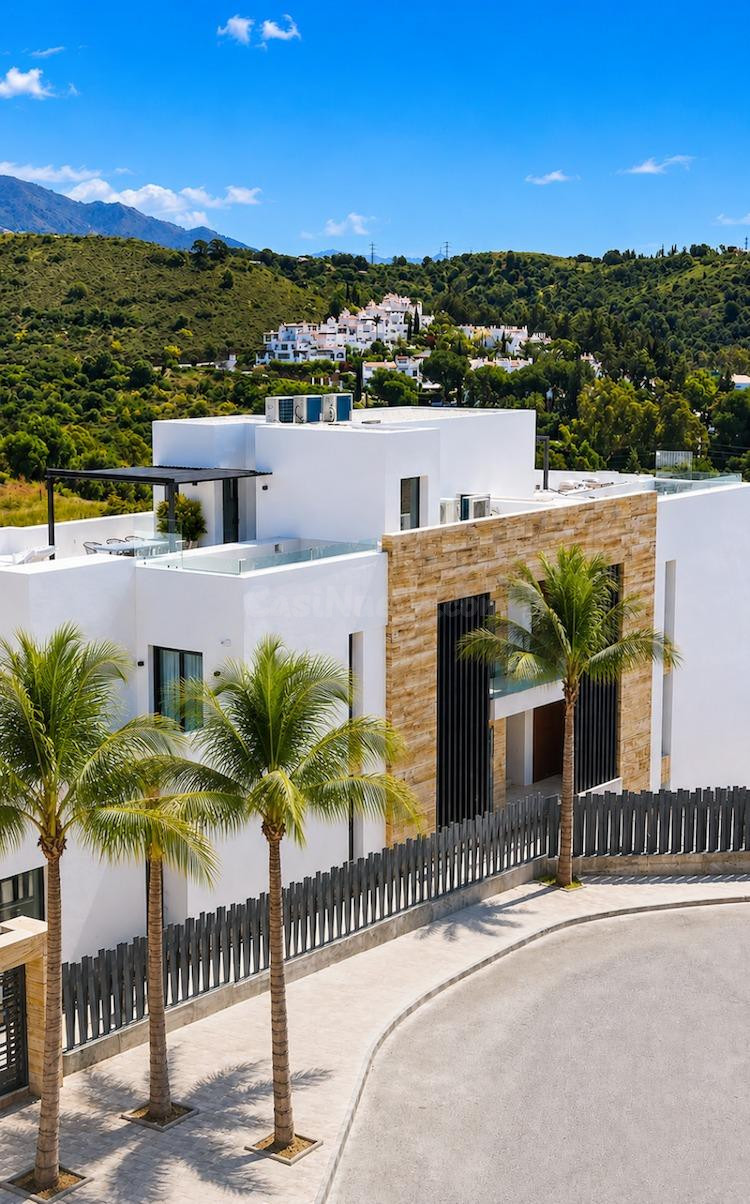 Exclusiva promoción de apartamentos y áticos de lujo junto a