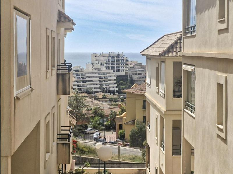 Apartamento en Torrequebrada con gran terraza, vistas al mar - foto 4