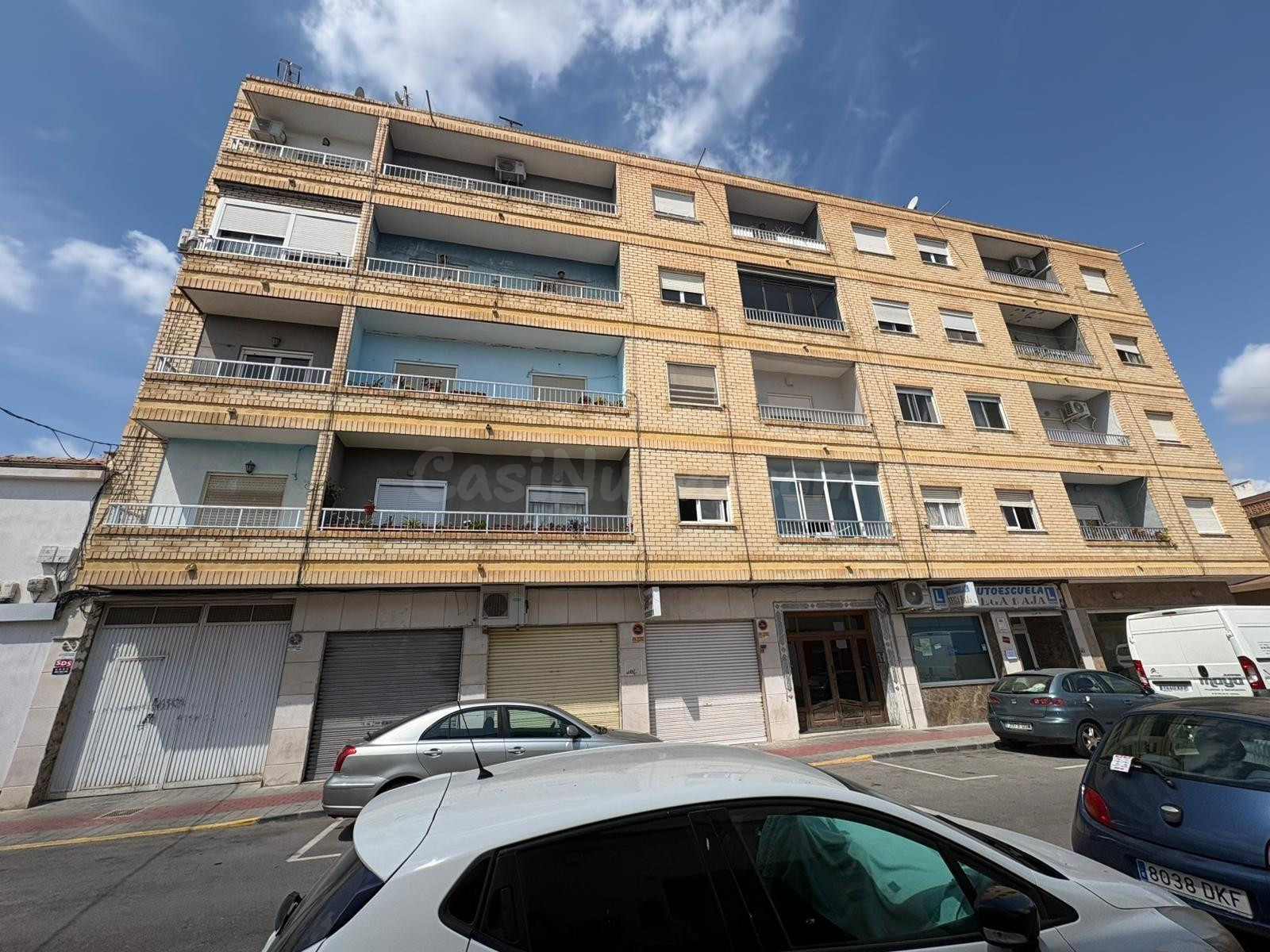 Amplio Apartamento en Catral - Ideal para Familias